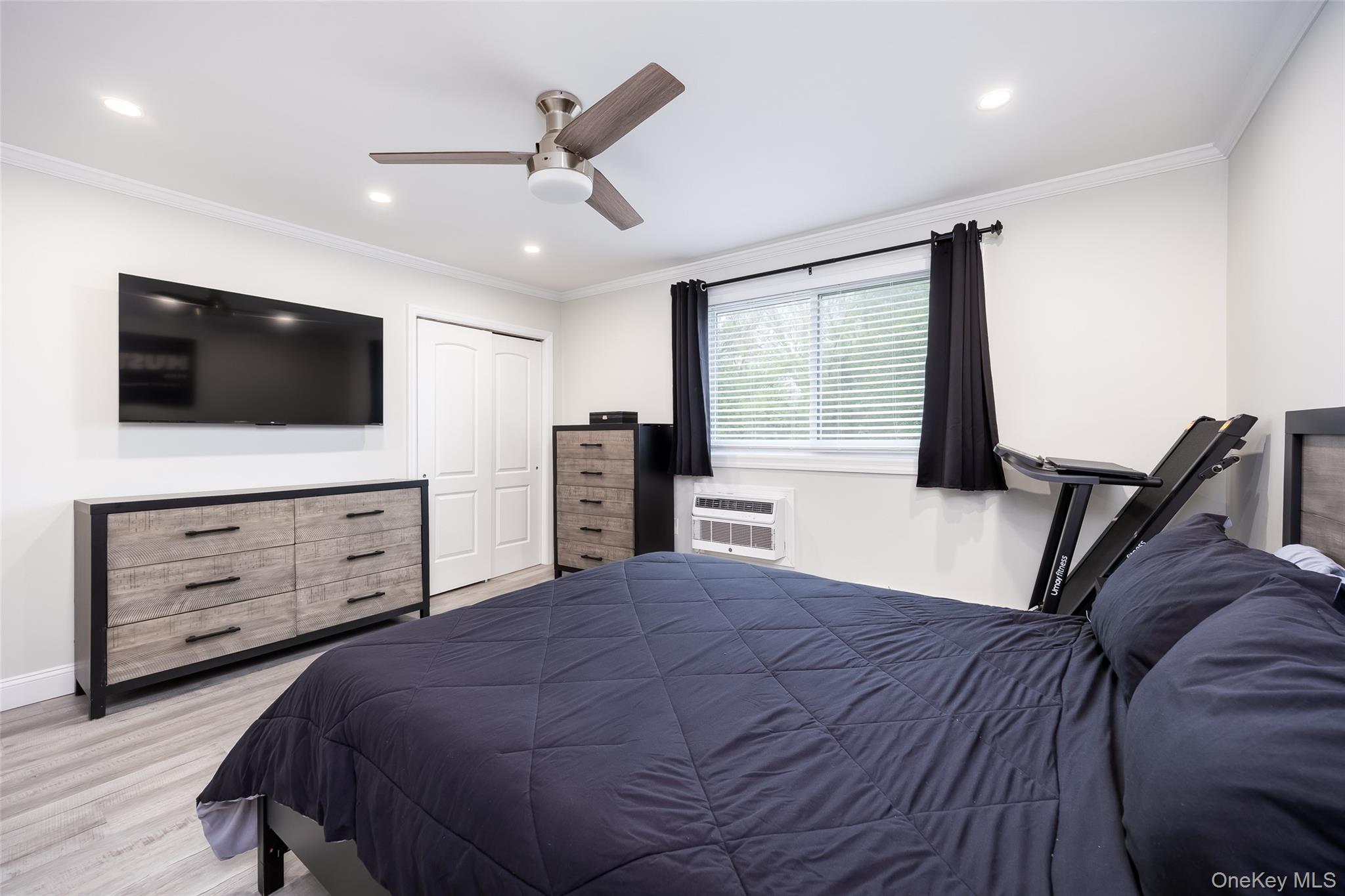 200 Merrick Road, Unit F photo 32