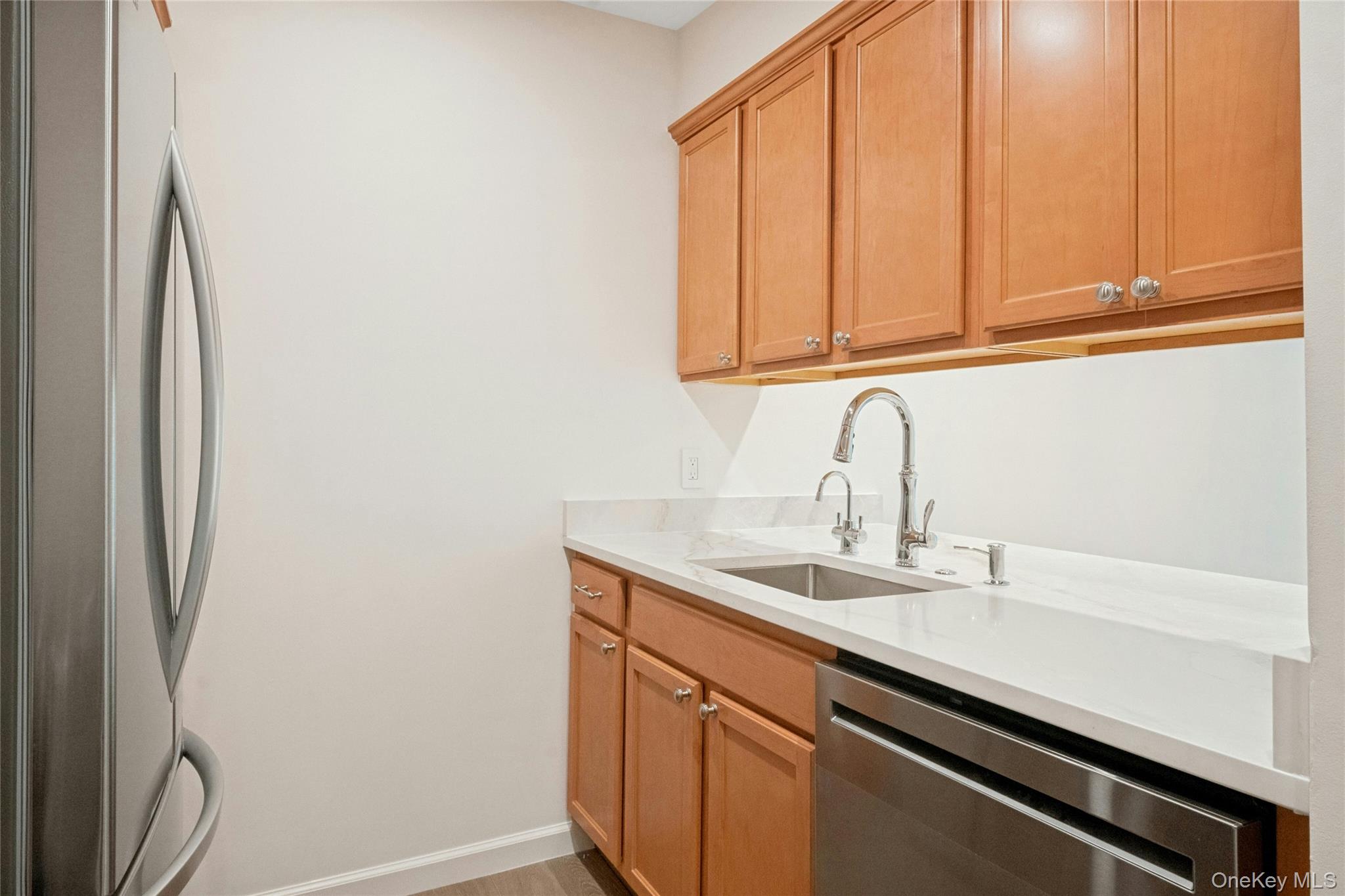 314 Sutton Drive, Unit 314 photo 4