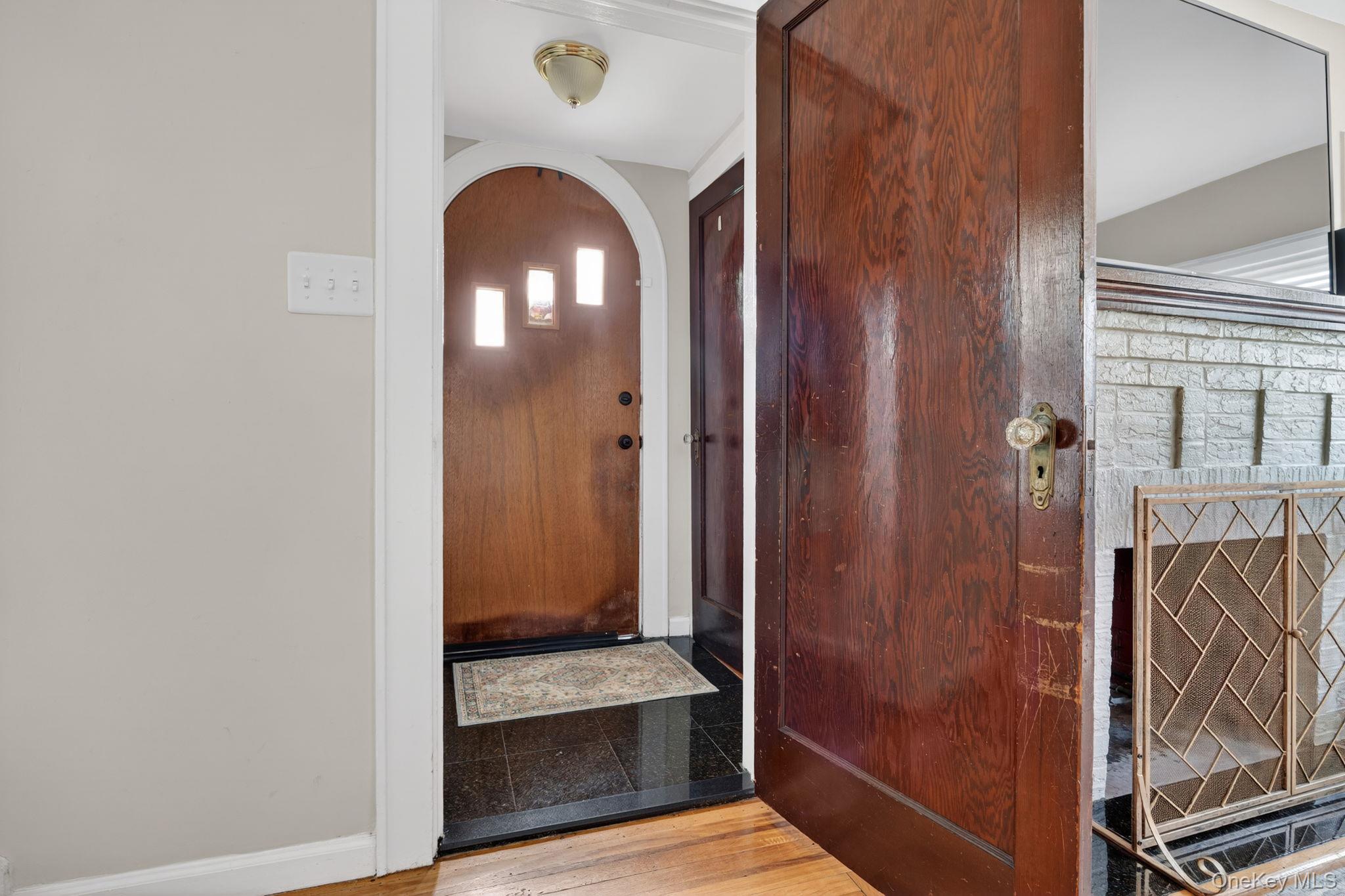 2456 Rockville Centre Parkway – For Sale photo 2