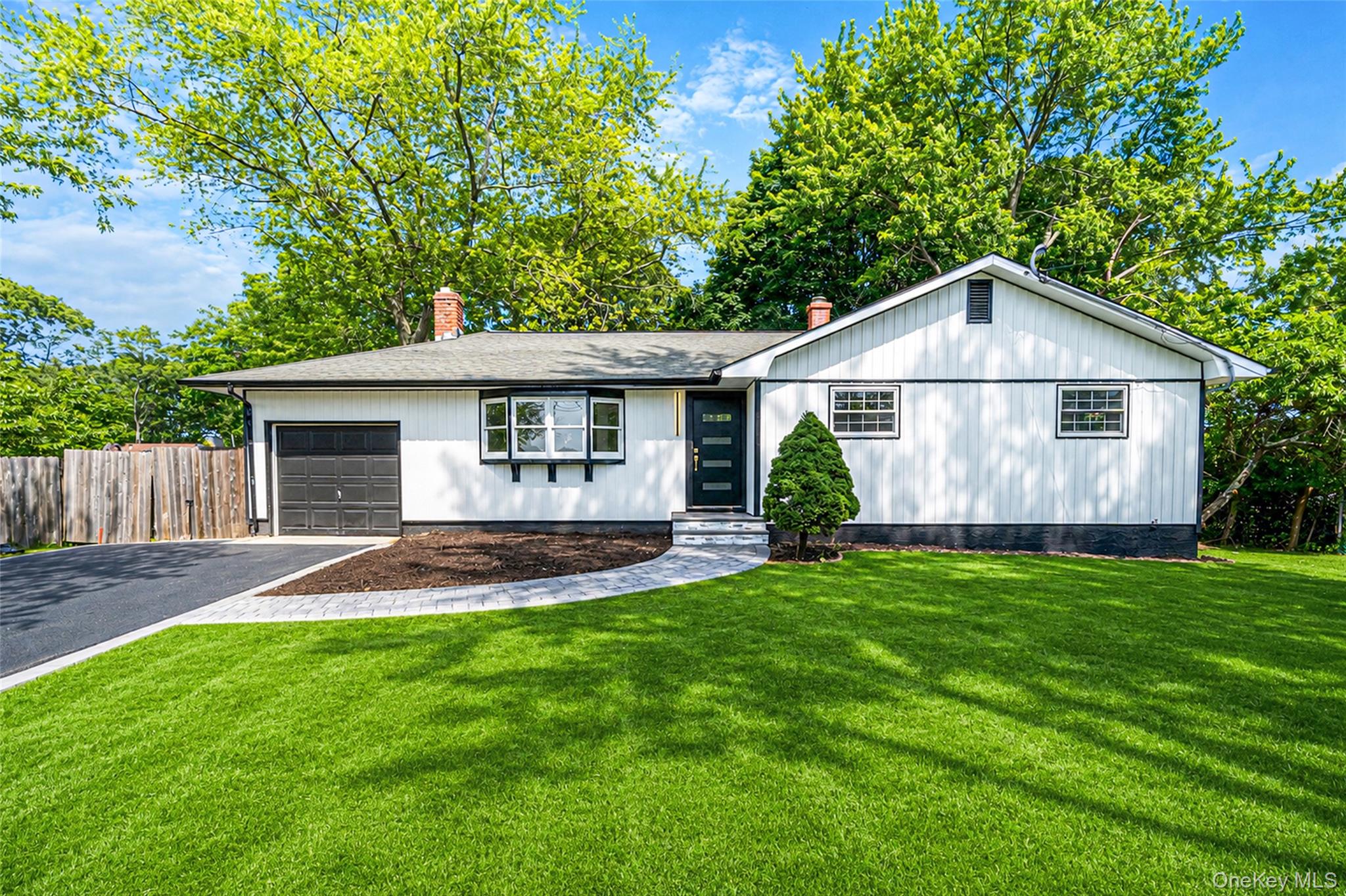 267 Woodhull Avenue – For Sale