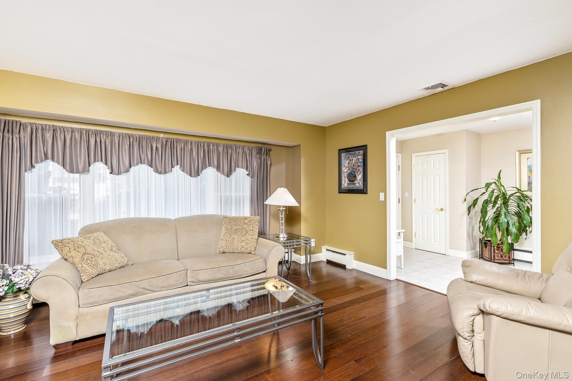 19 Knoll Lane – For Sale photo 4