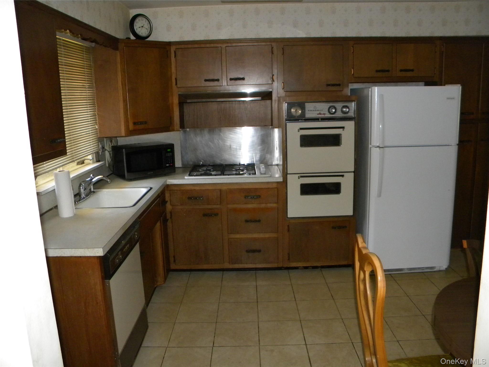 2810 210th Place – For Sale photo 3