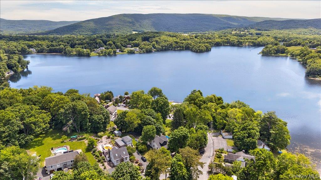 584 Shore Drive – For Sale photo 7
