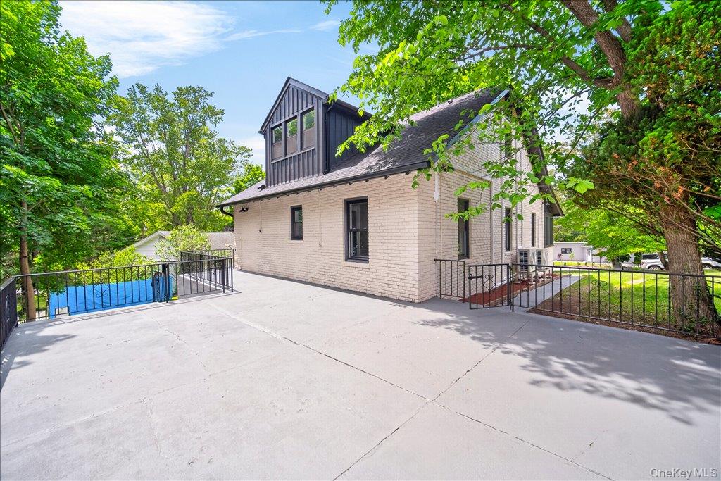 584 Shore Drive – For Sale photo 29
