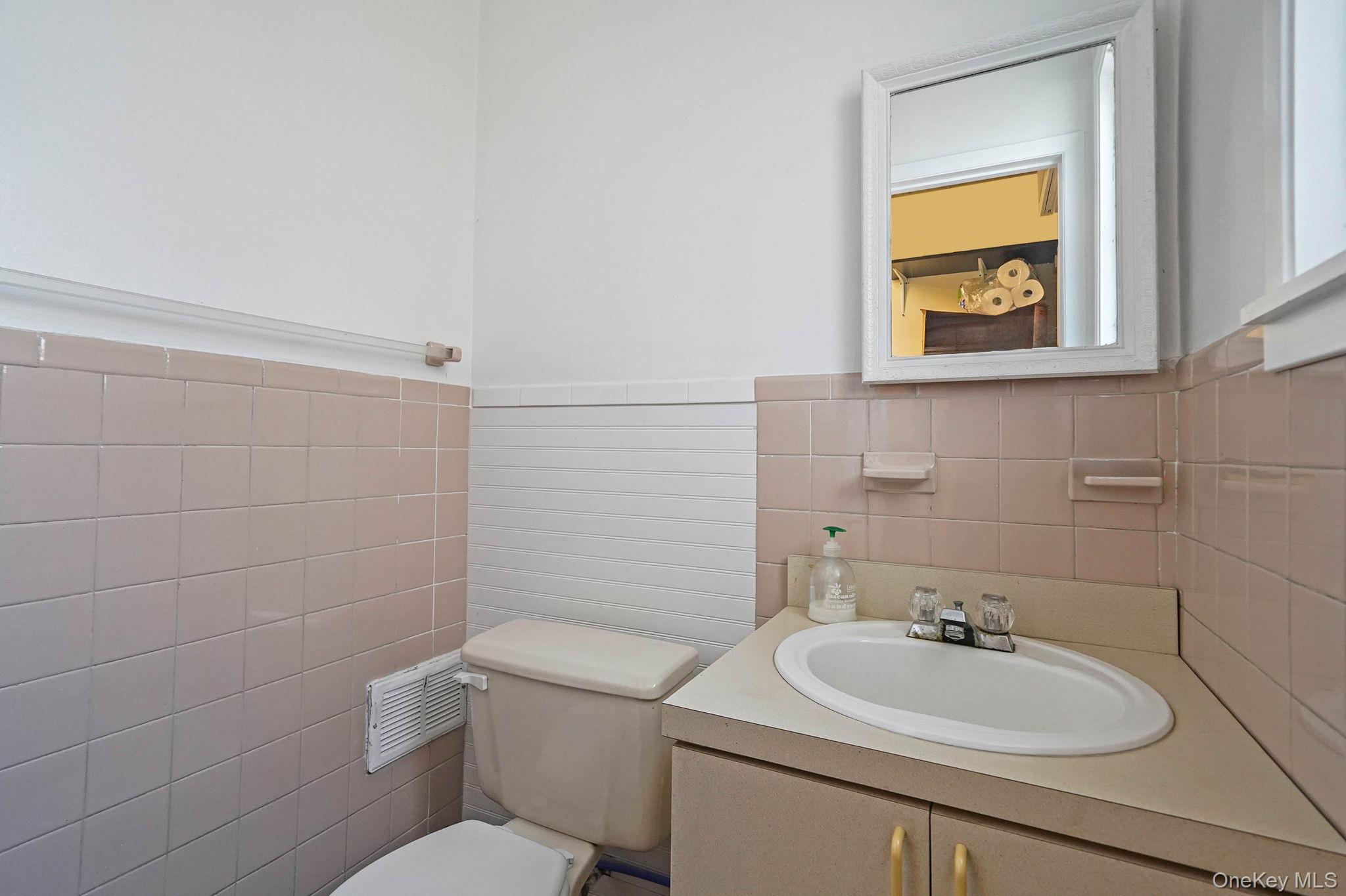 1134 Middle Country Road – For Sale photo 16