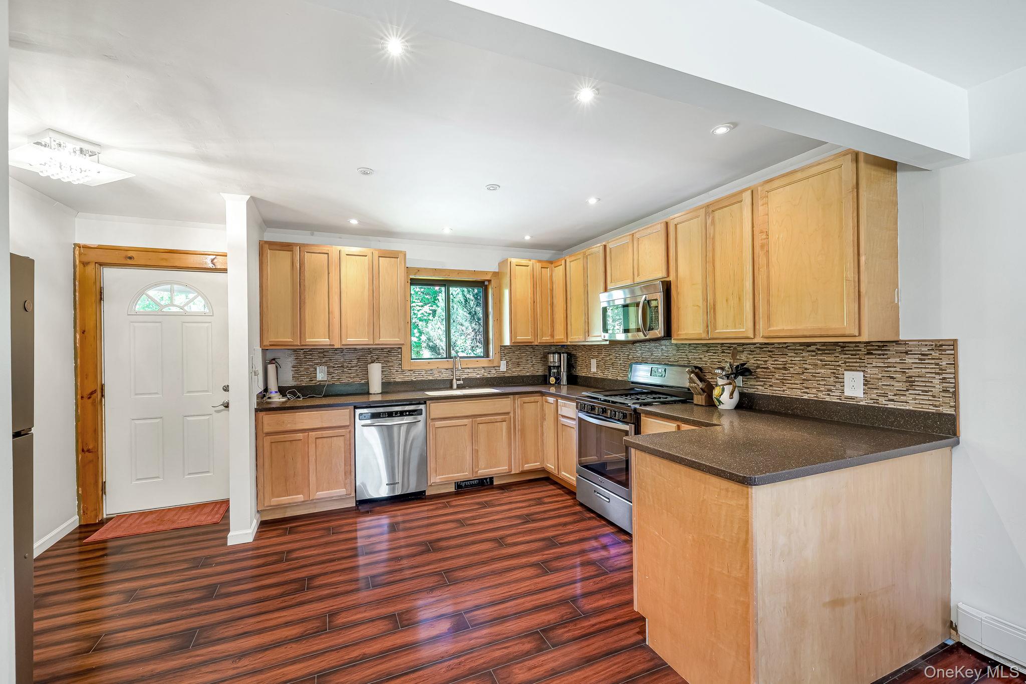 587 Dutch Hill Road – For Sale photo 7