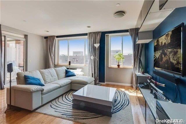 63-14 Queens Boulevard, Unit 8H photo 2
