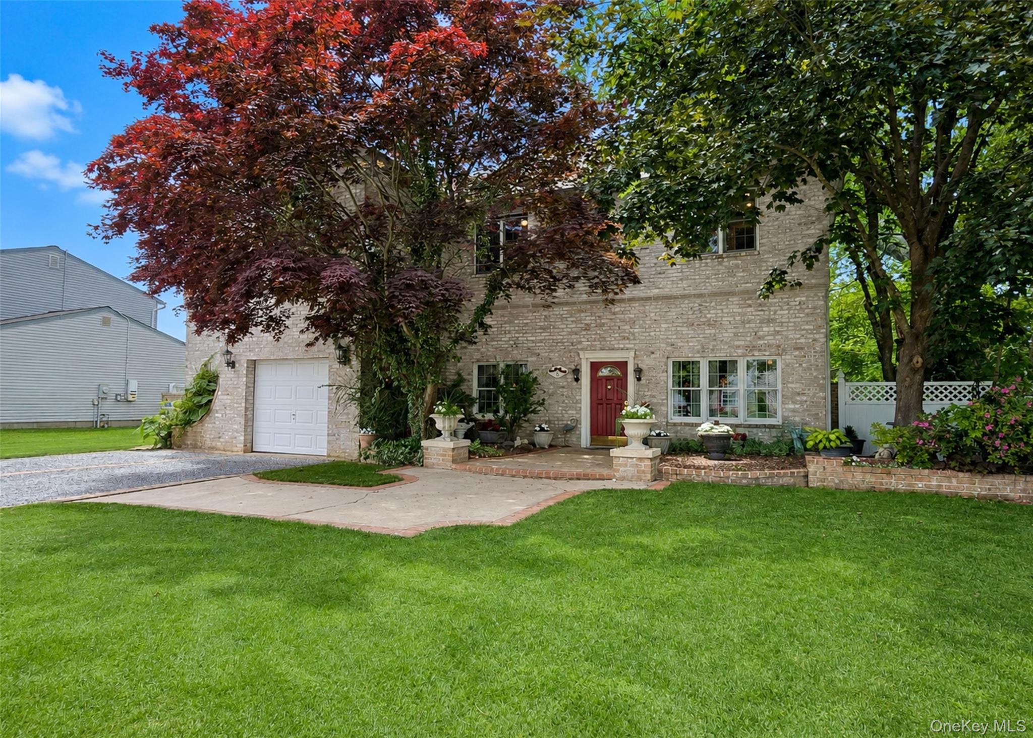6 Naybor Avenue – For Sale