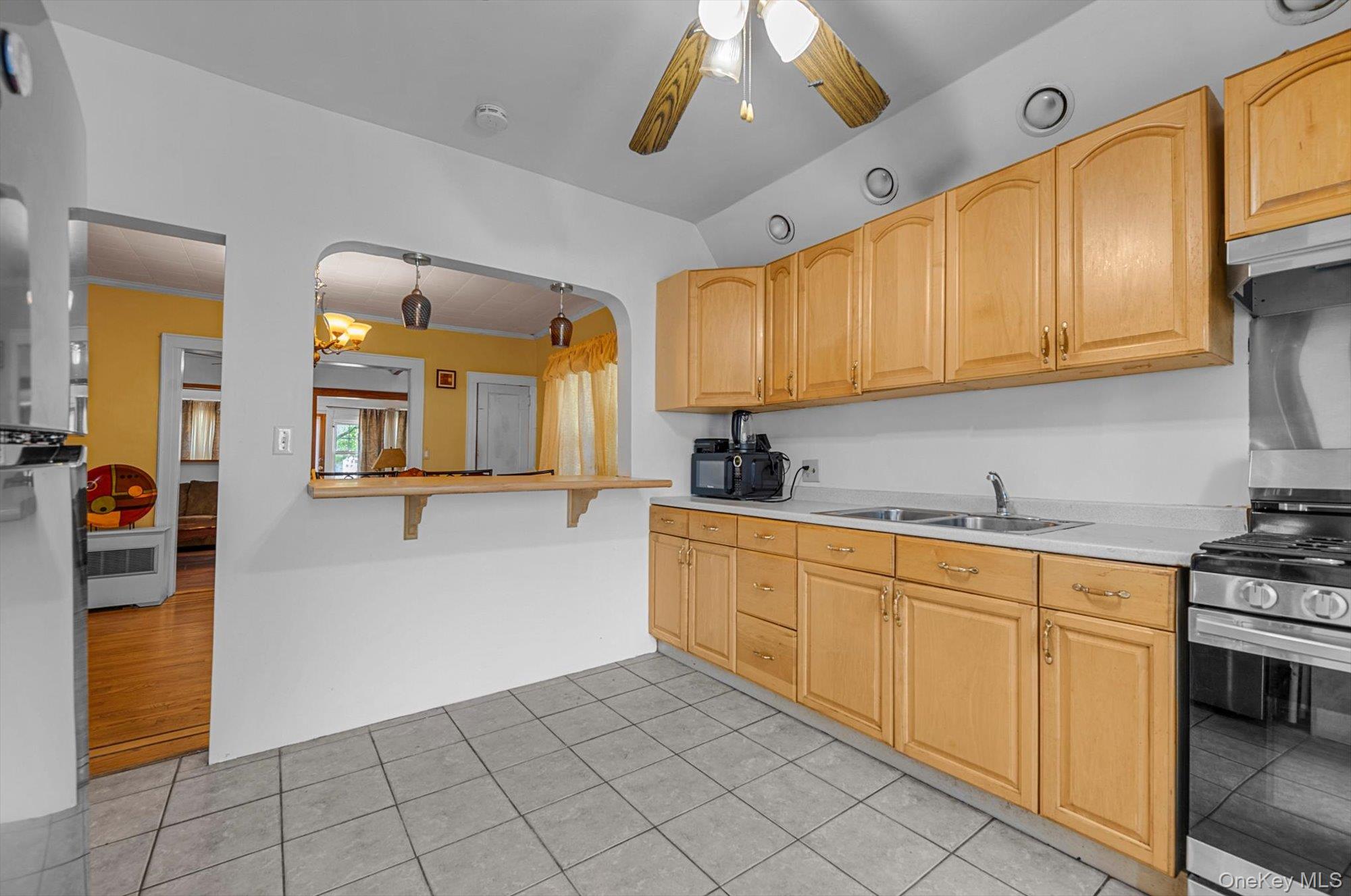 225-13 95th Avenue – For Sale photo 8