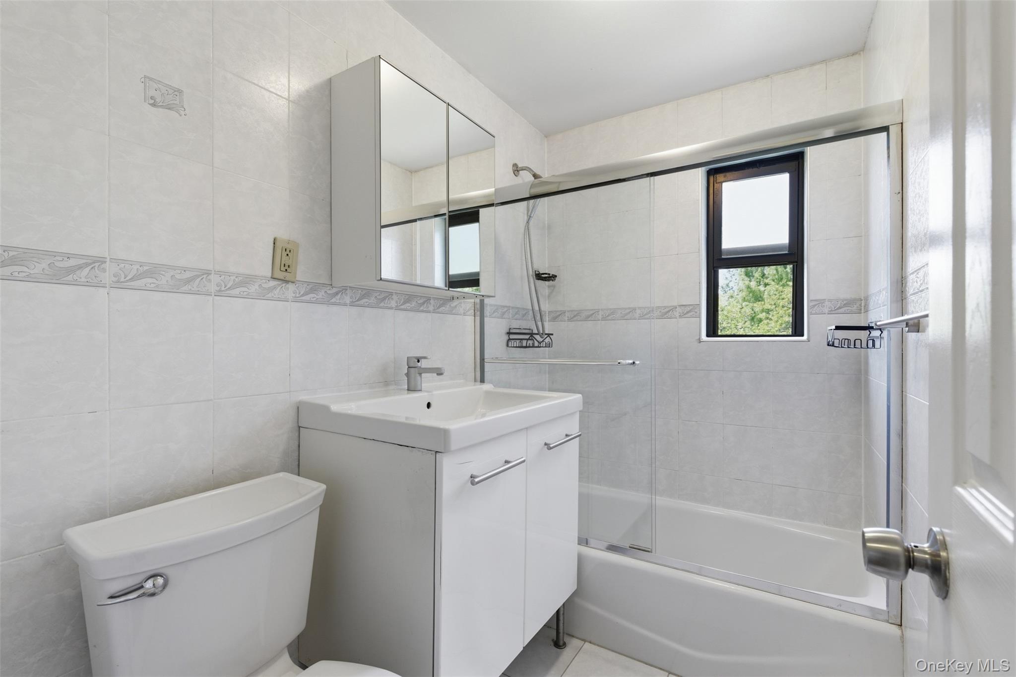 220-17 75th Avenue, Unit 85A2 photo 11