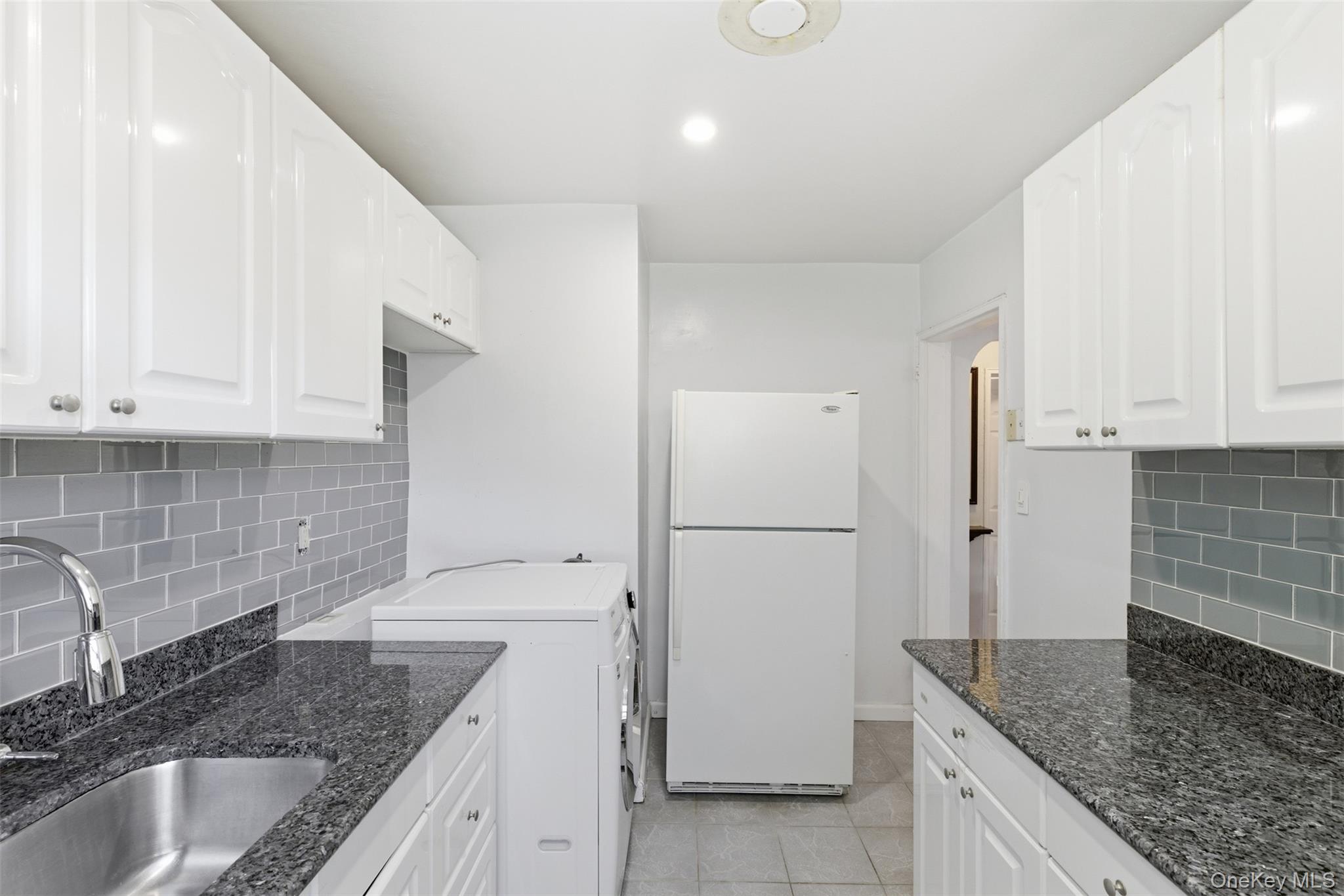 220-17 75th Avenue, Unit 85A2 photo 4