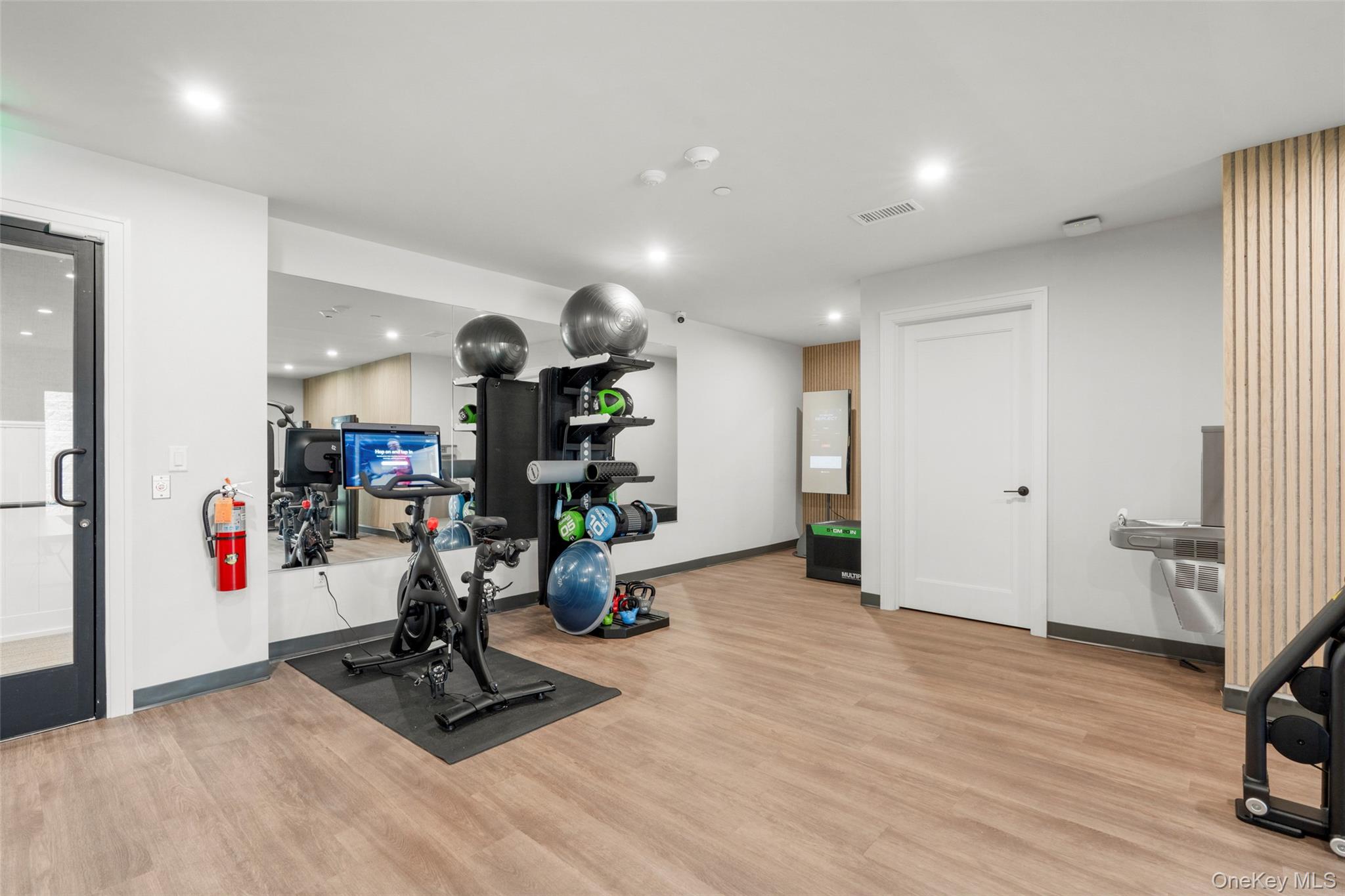 25 S Riverside Avenue, Unit 108 photo 35