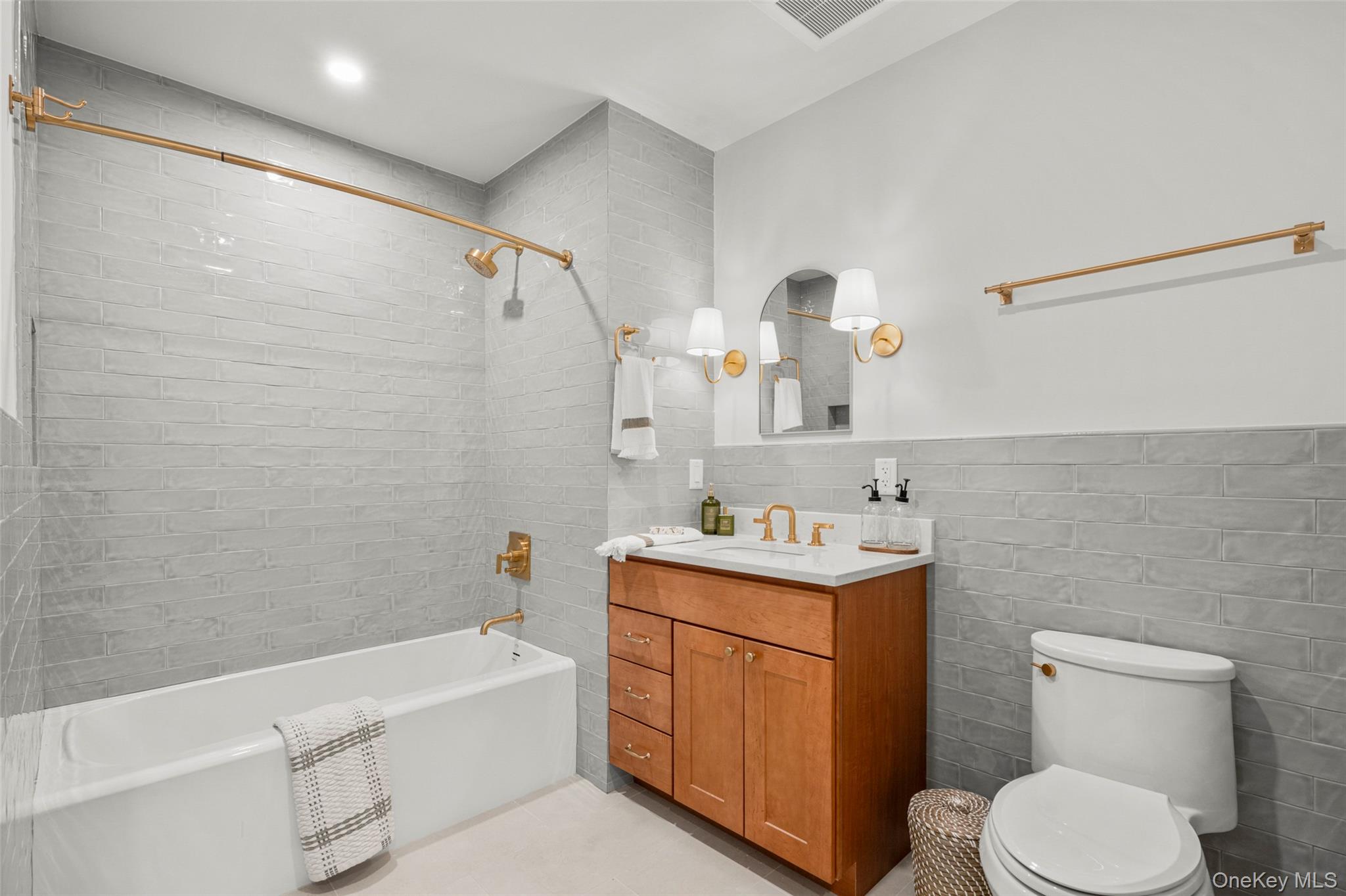 25 Riverside Avenue, Unit 211 photo 32
