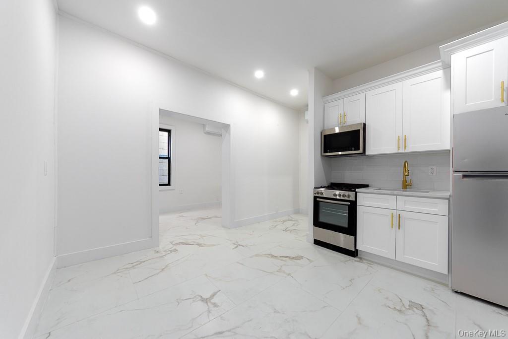 78-84 E Park Avenue – For Sale photo 4