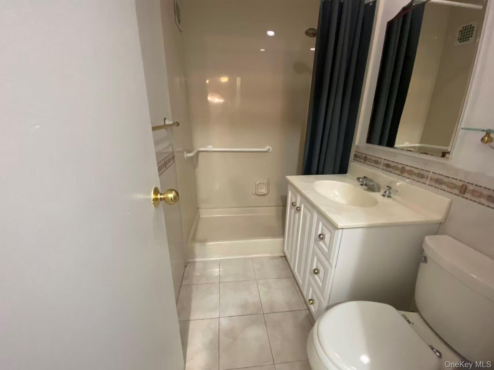 14055 34th Avenue, Unit 3E photo 5