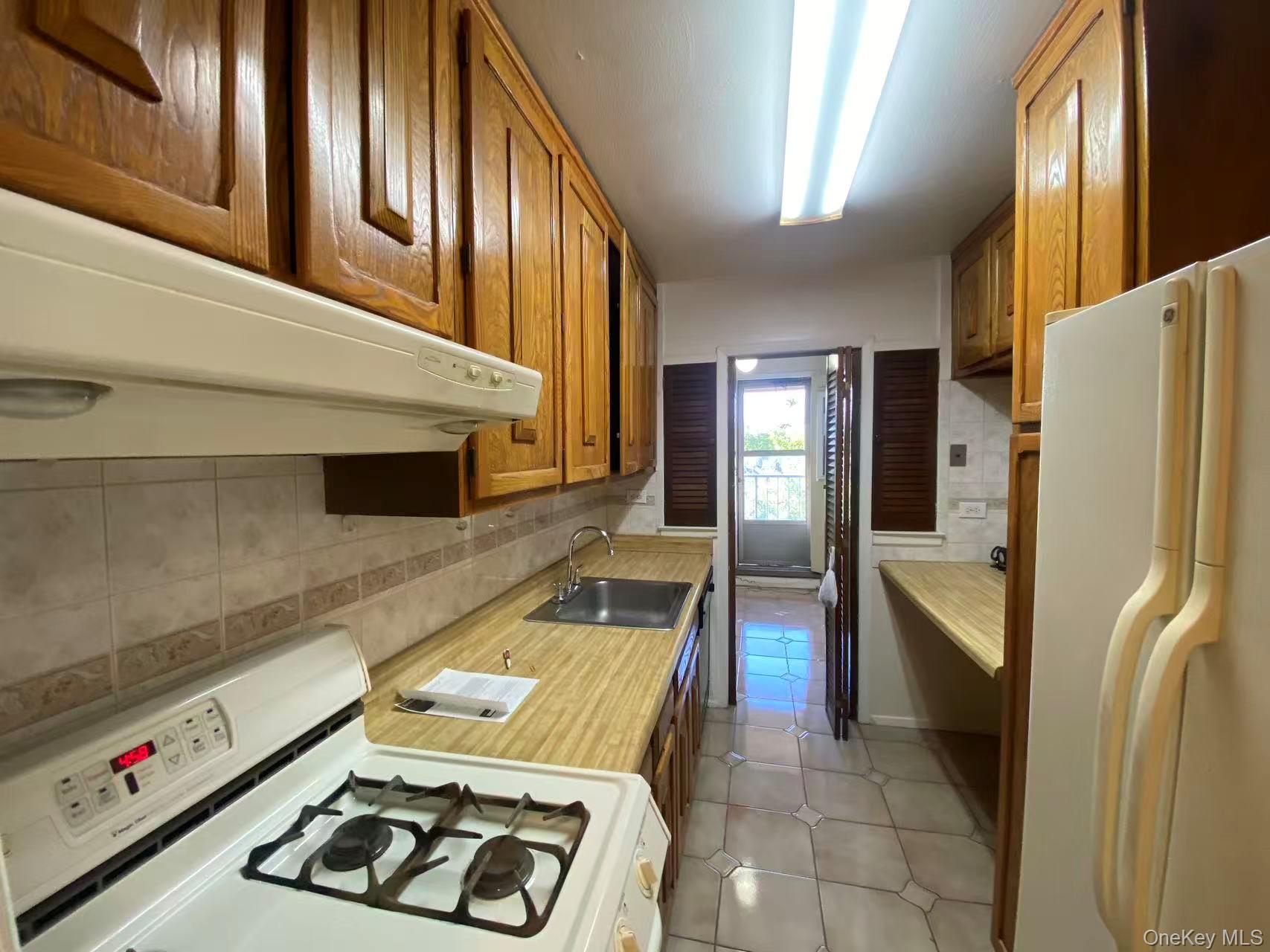 14055 34th Avenue, Unit 3E photo 3