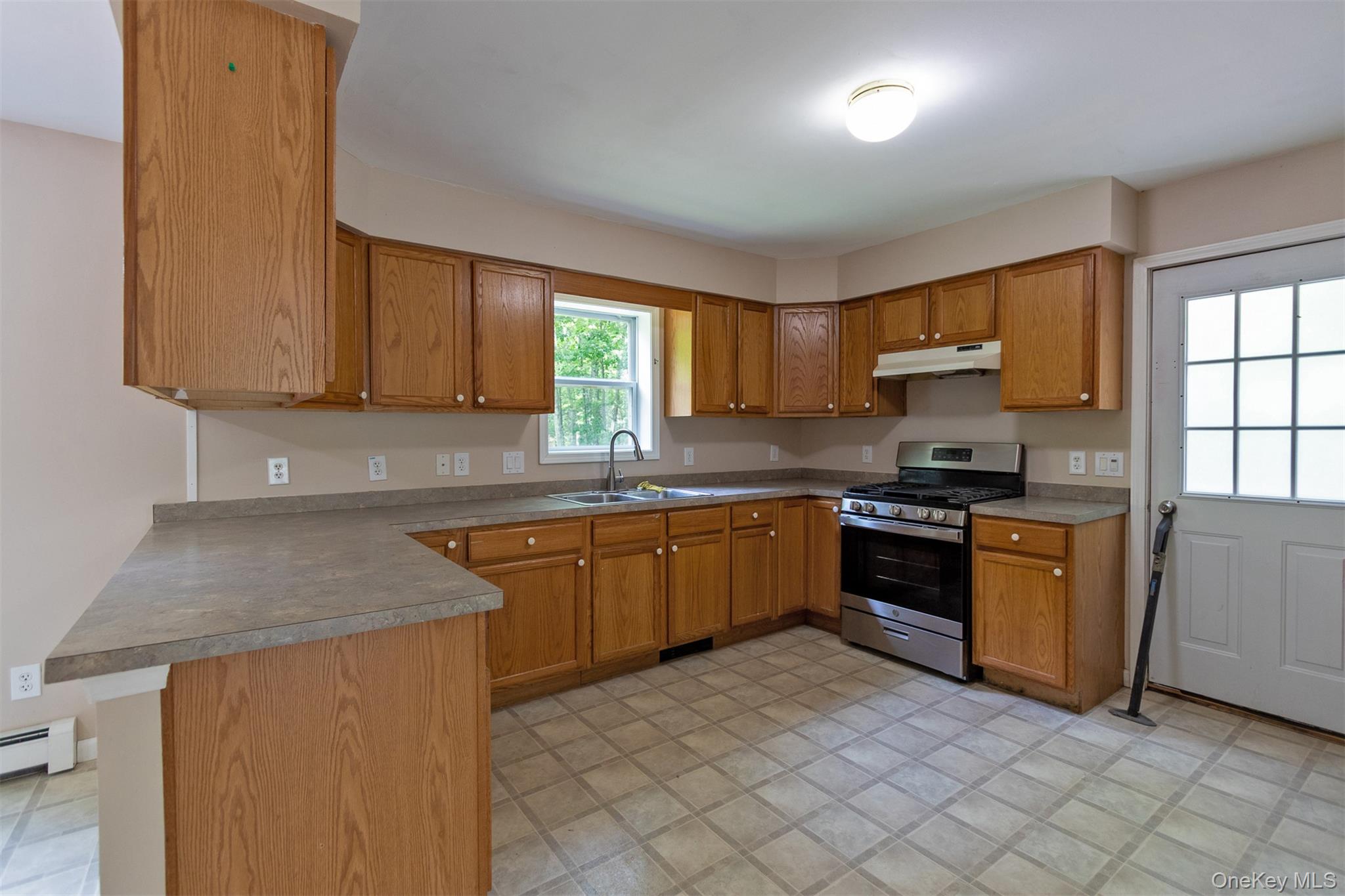 10 Lairds Court – For Sale photo 8