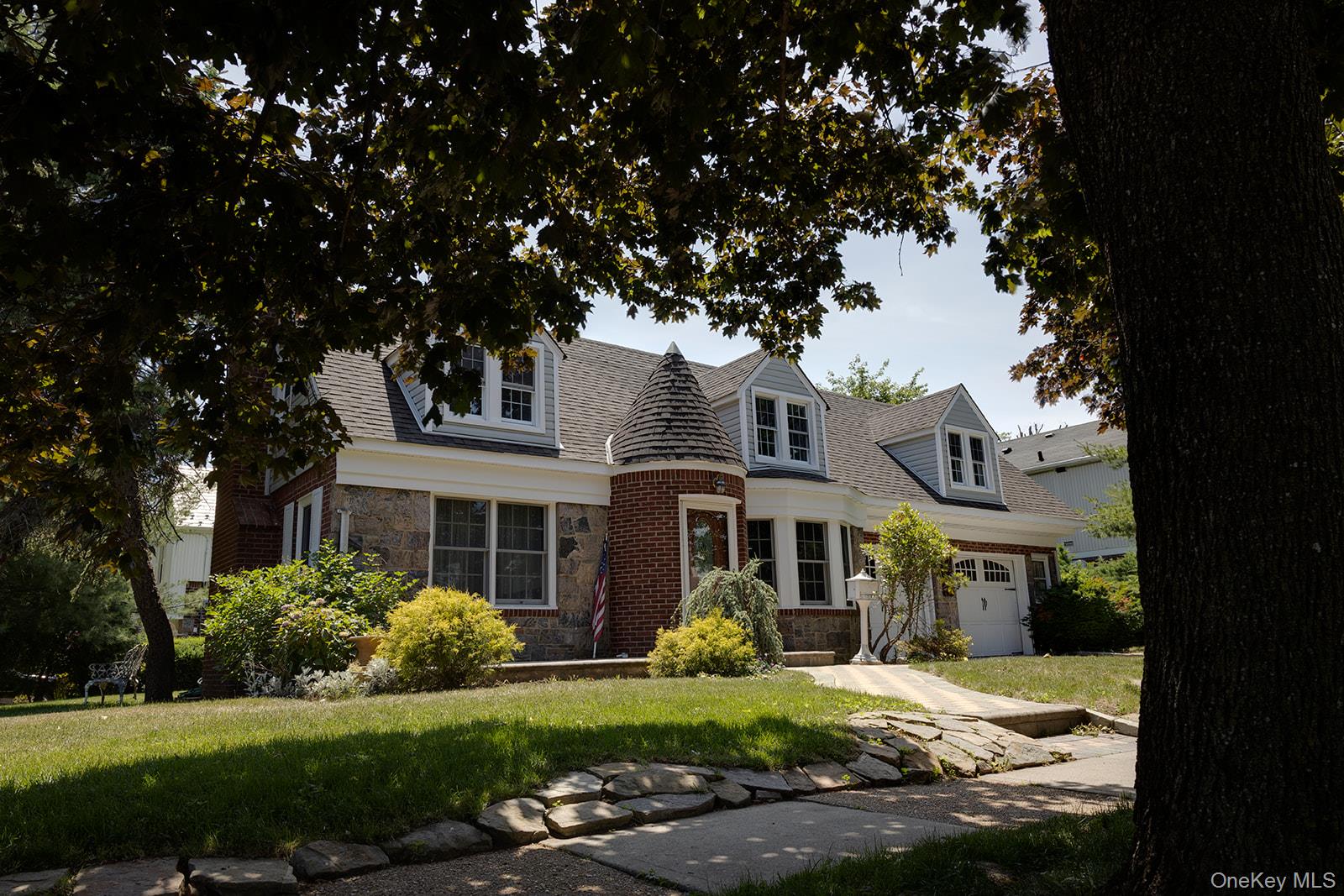 478 Carnation Avenue – For Sale