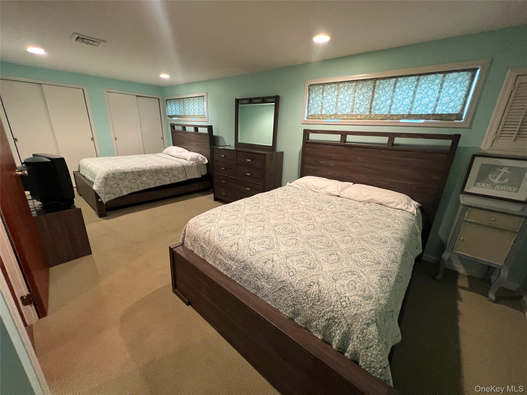 71 Garden City Avenue – For Rent photo 3