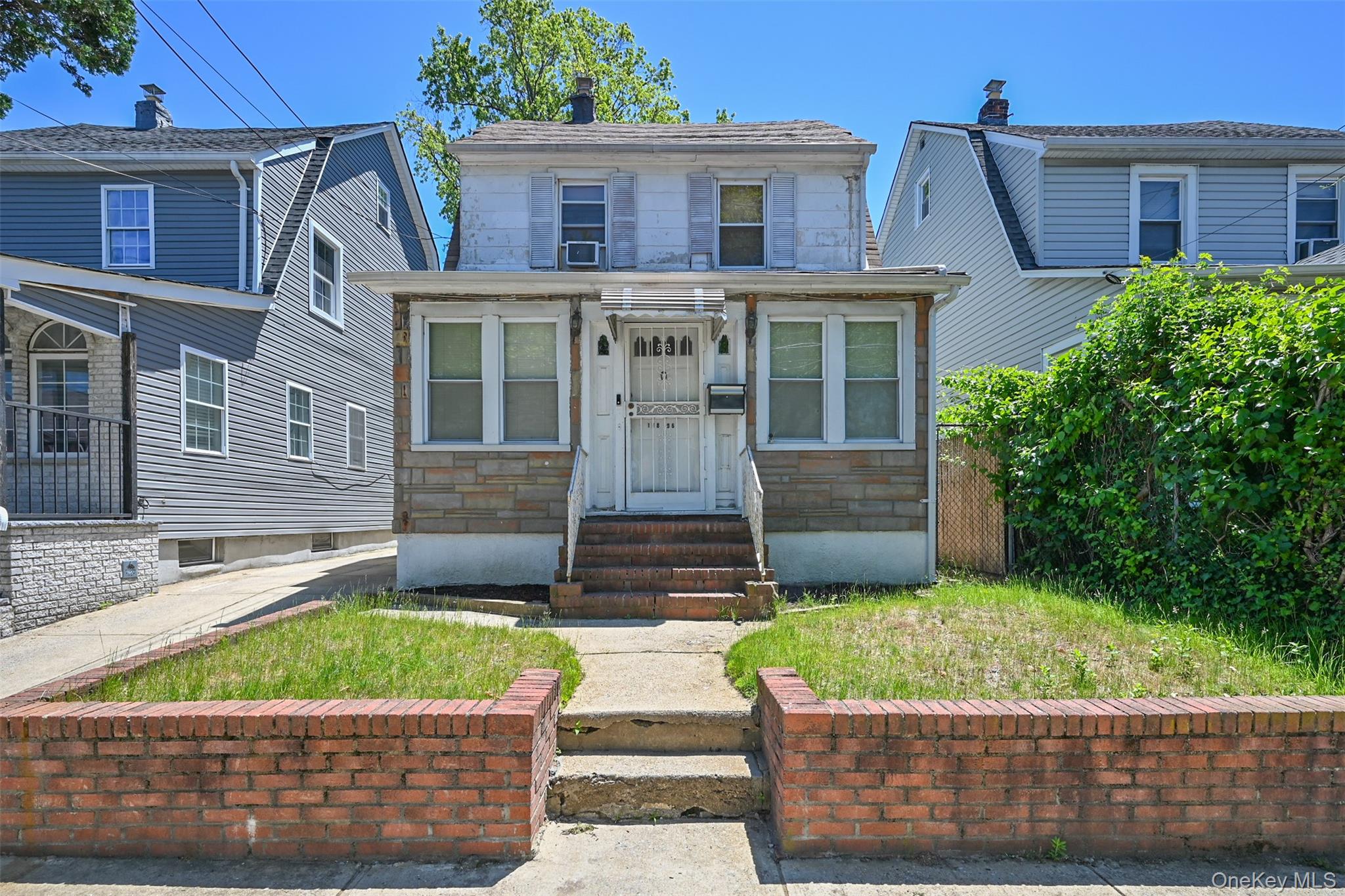 18806 Mangin Avenue – For Sale