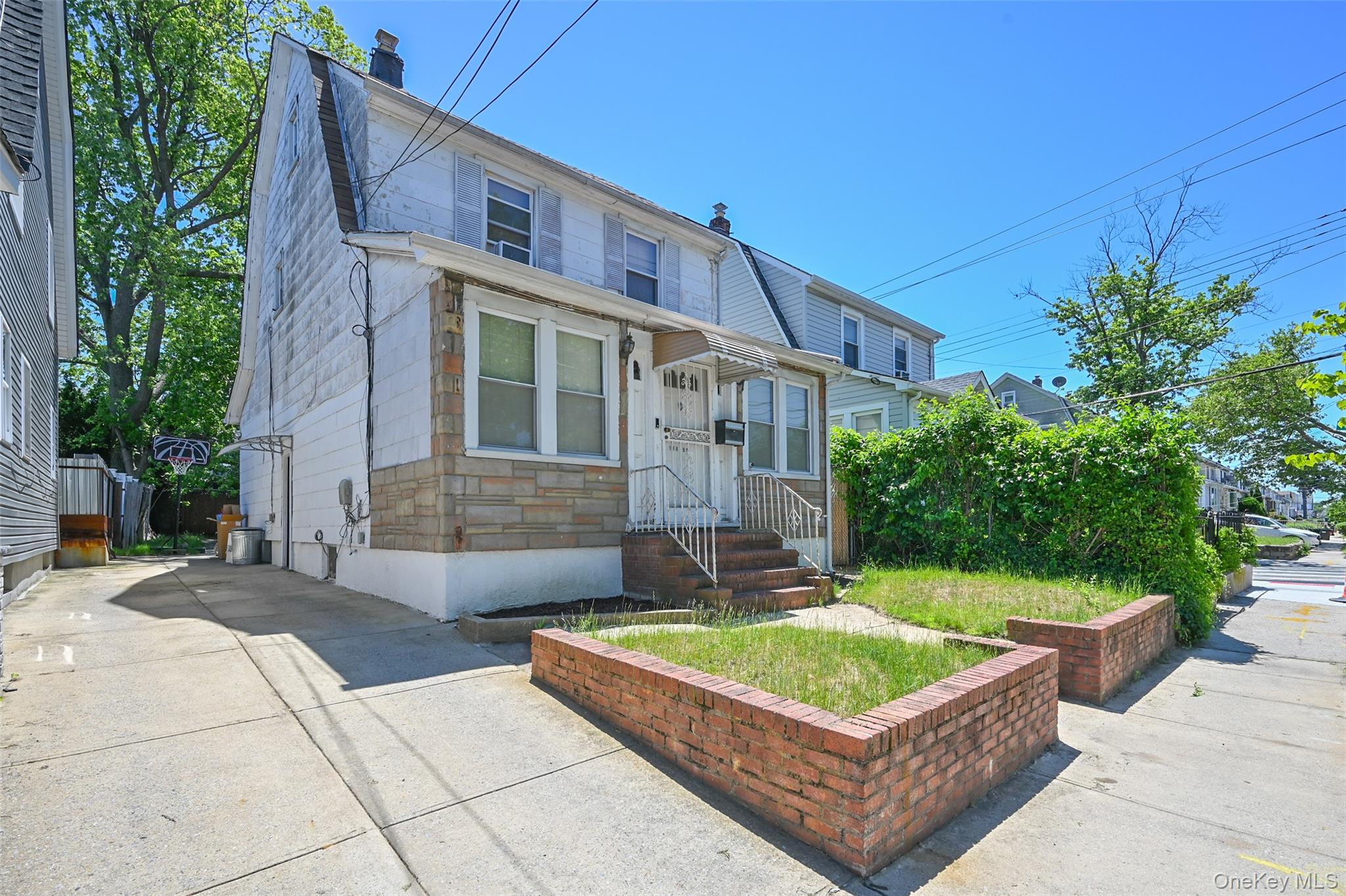 18806 Mangin Avenue – For Sale photo 2