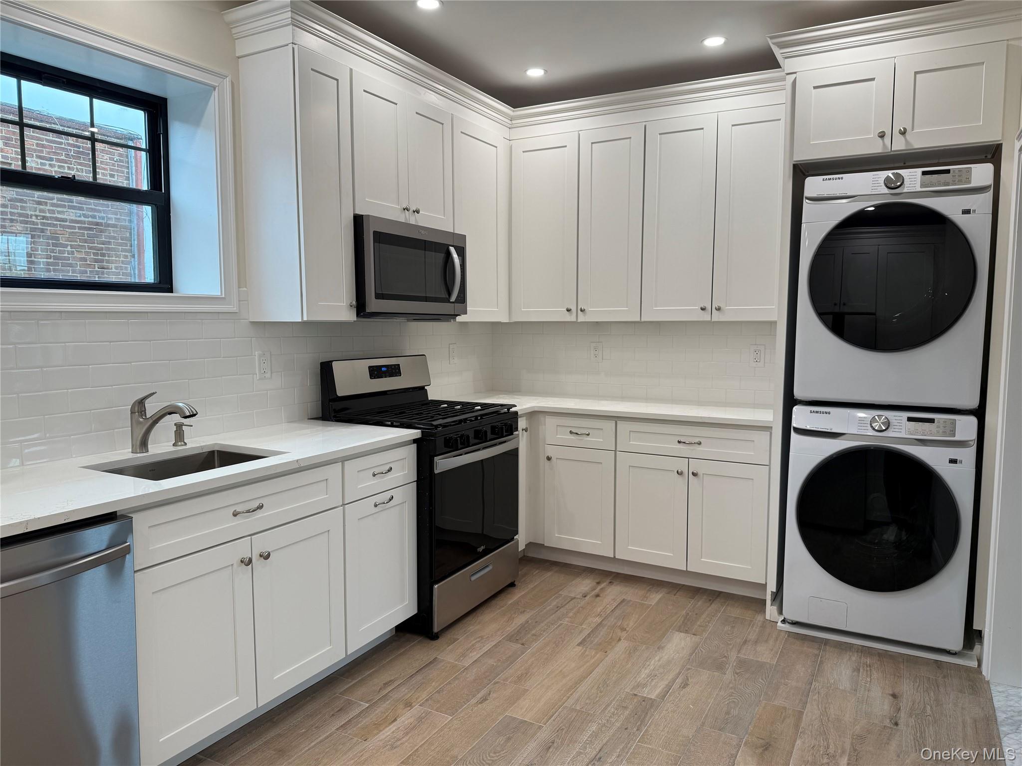 162 2nd Street, Unit 4 photo 3