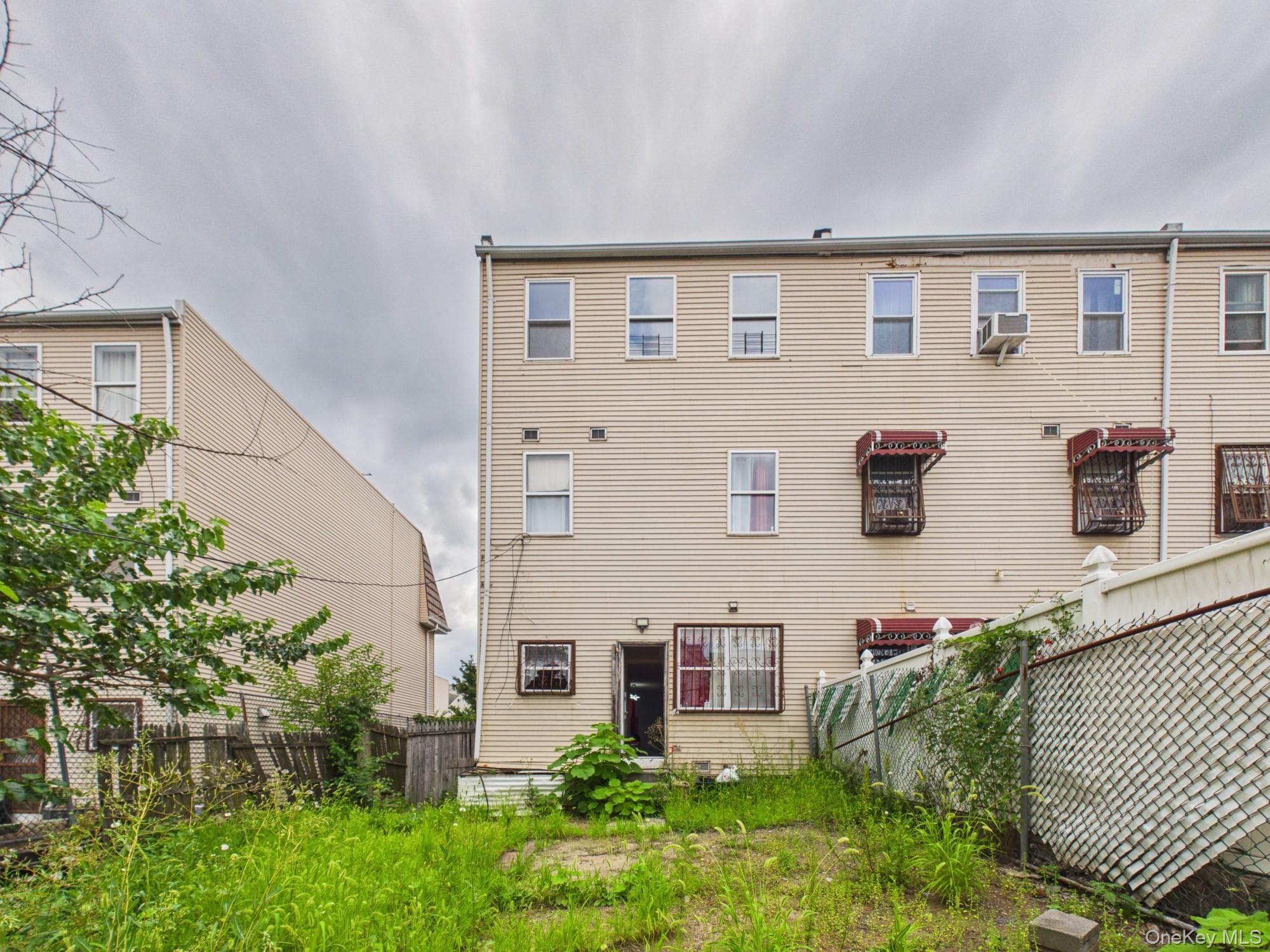 1222 Vyse Avenue – For Sale photo 25