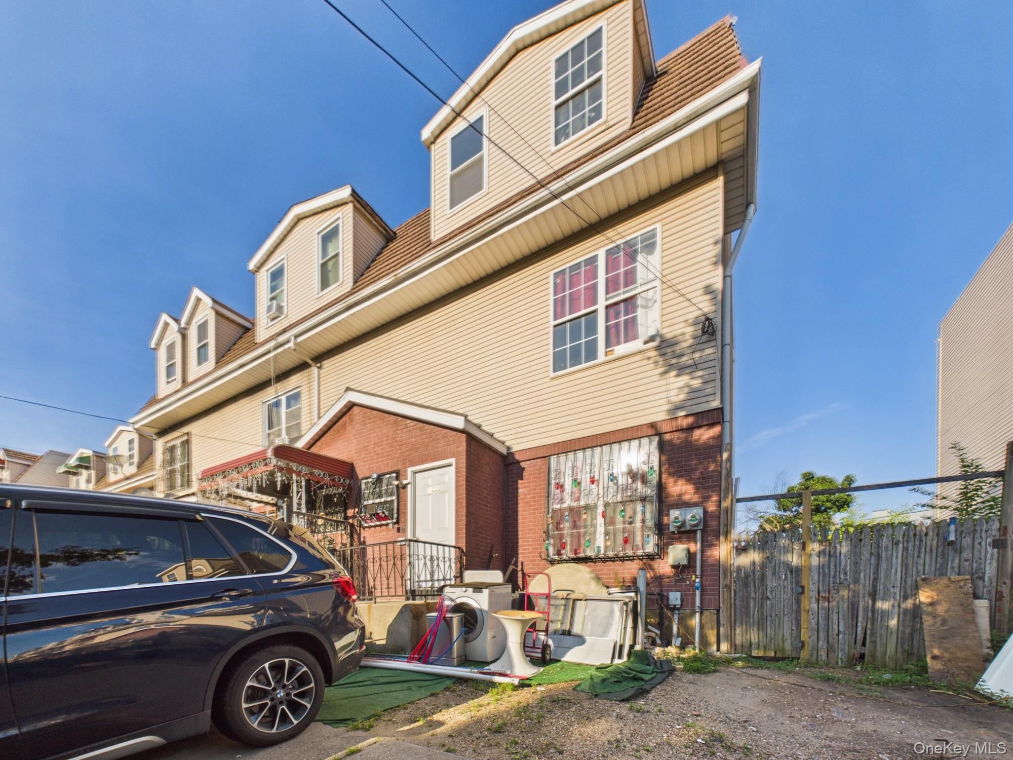 1222 Vyse Avenue – For Sale