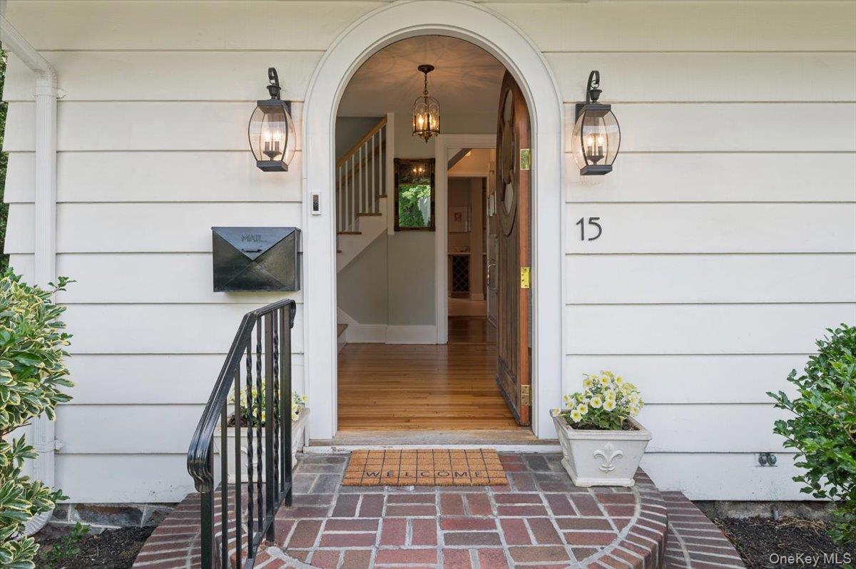 15 Lyons Place – For Sale photo 2