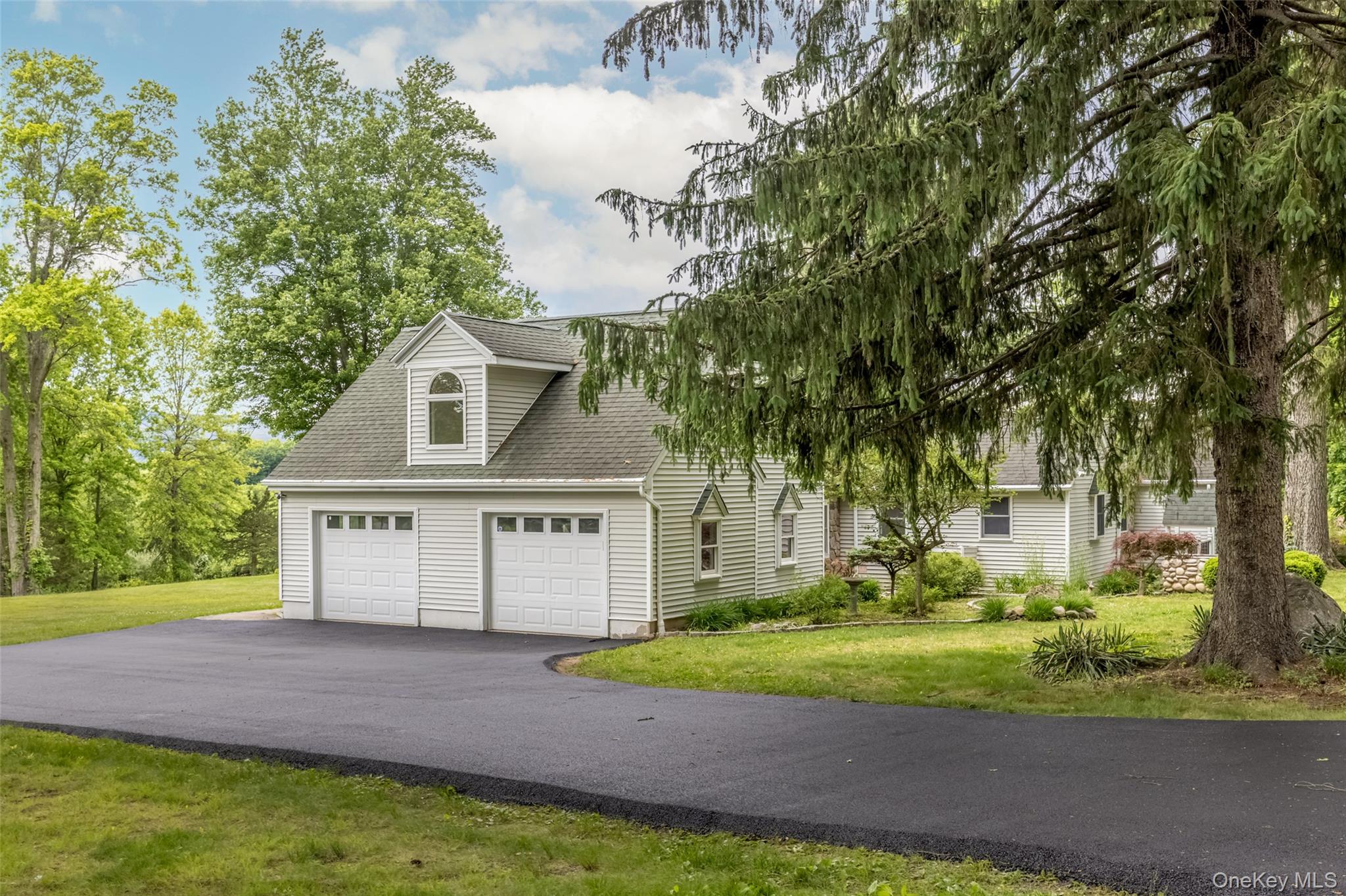 18 Military Lane – For Sale photo 4