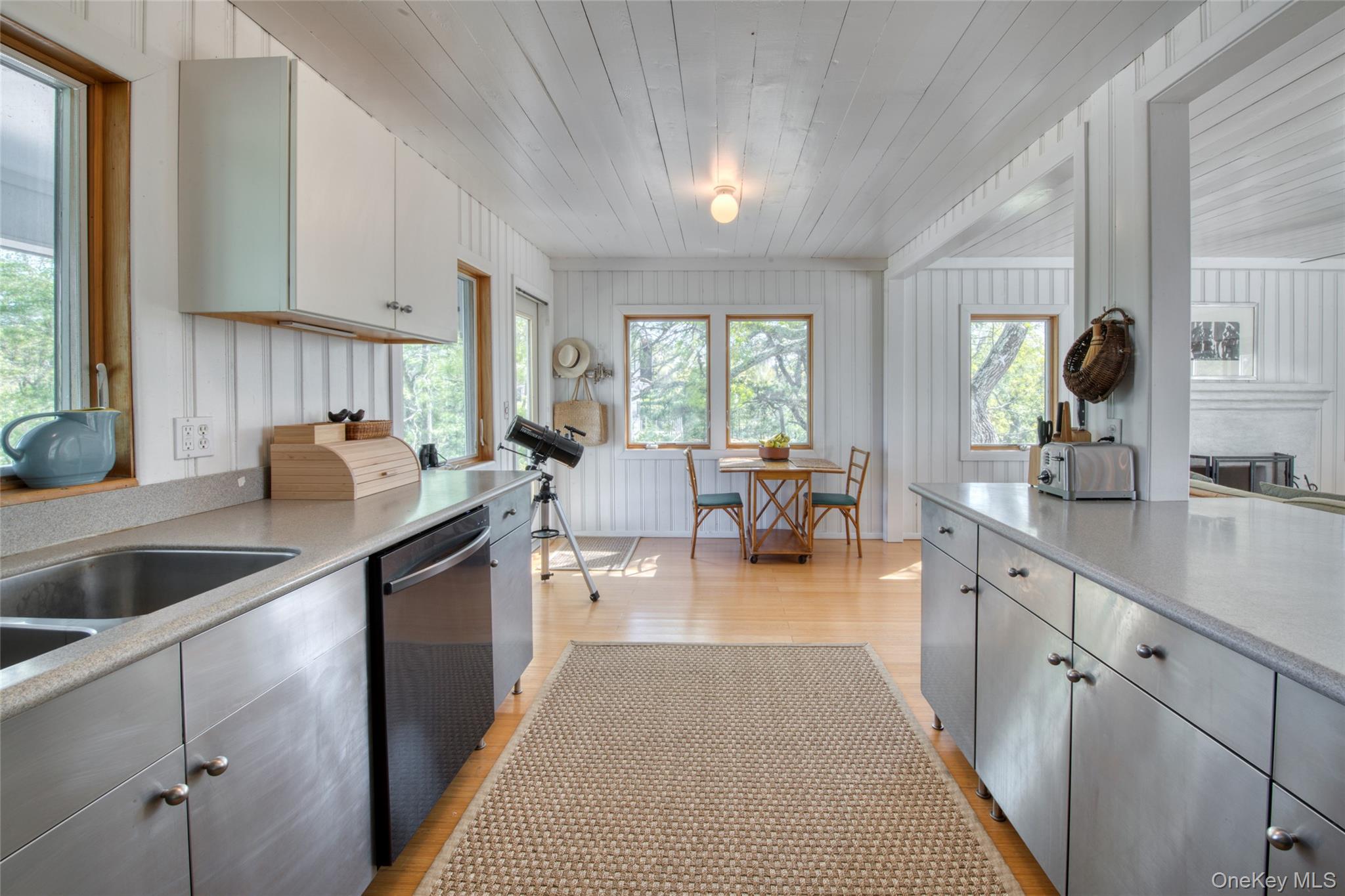 2045 Lake Drive – For Rent photo 8