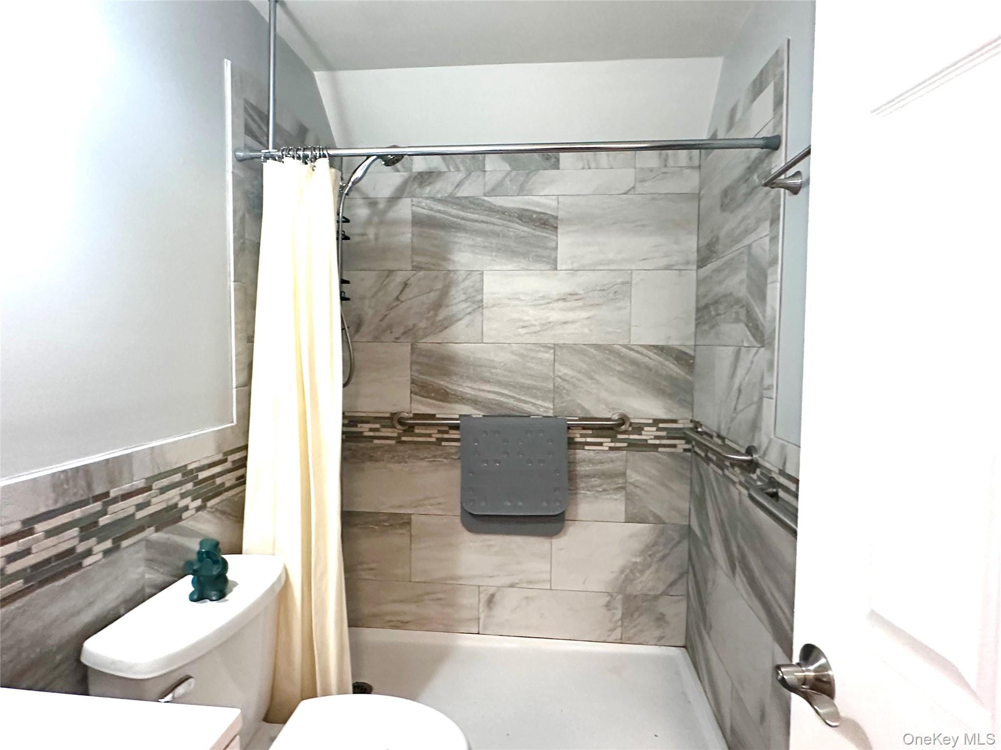 150 Rinaldi Boulevard, Unit A photo 17