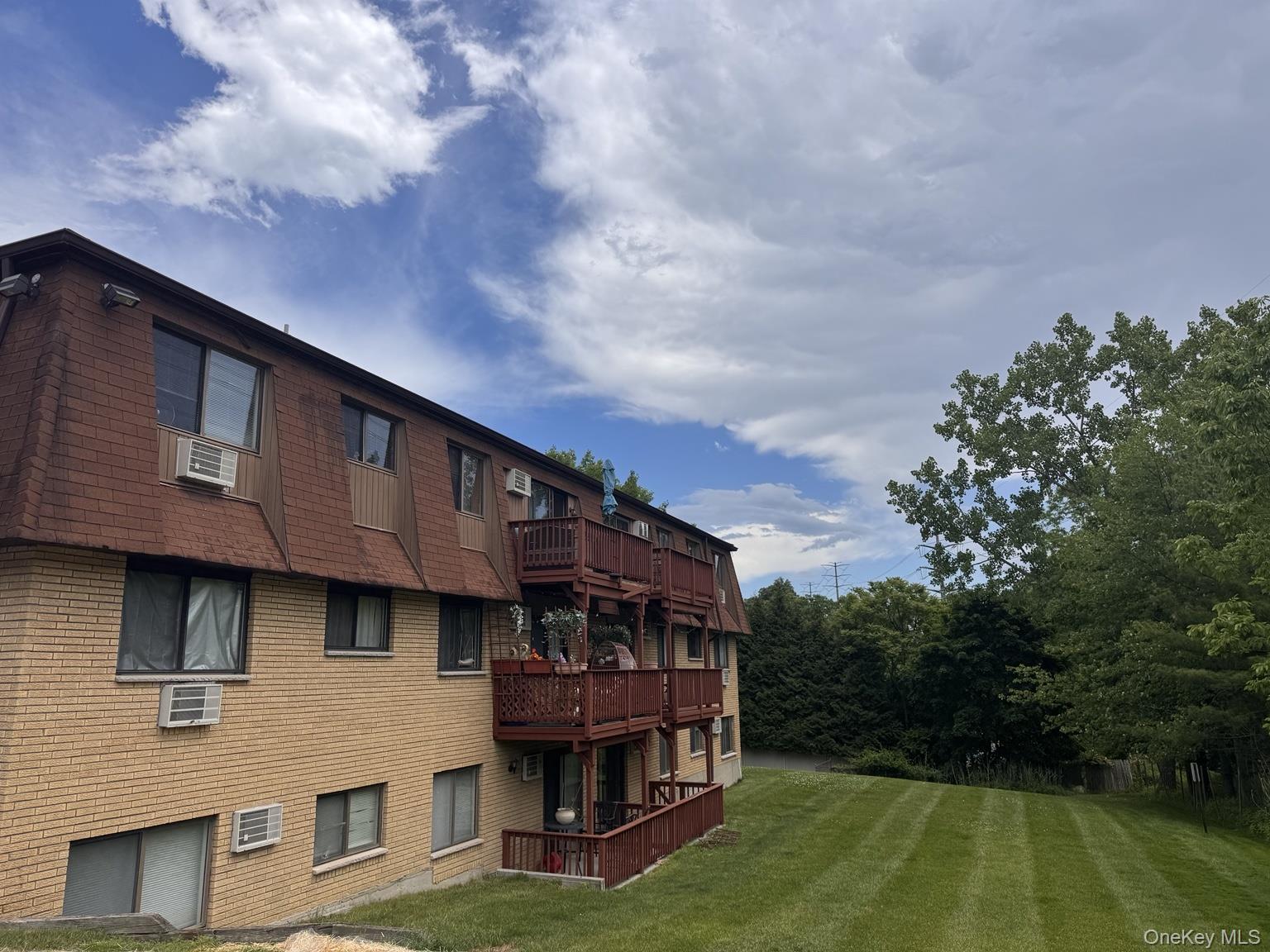 379 Richard Court – For Sale photo 17