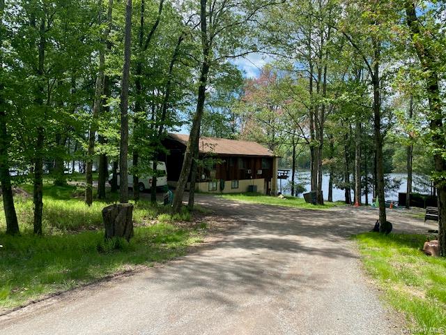 739 Lake View Drive, Unit Main Level