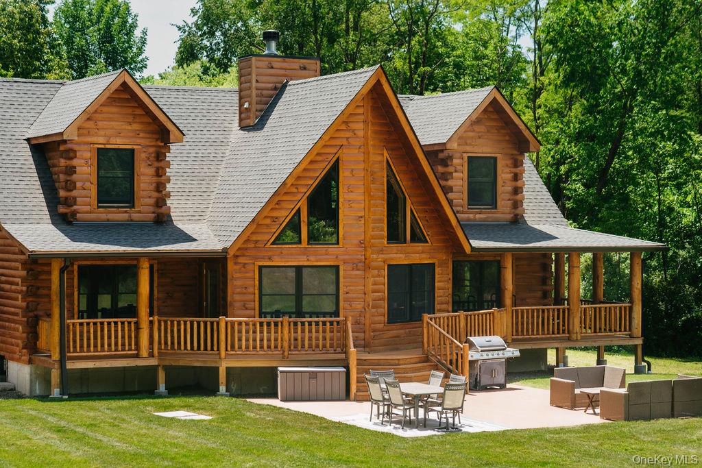 76 Woodlands Trail – For Sale