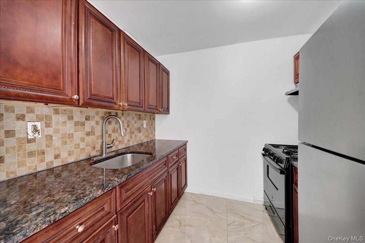 635 Coster Street – For Sale photo 8