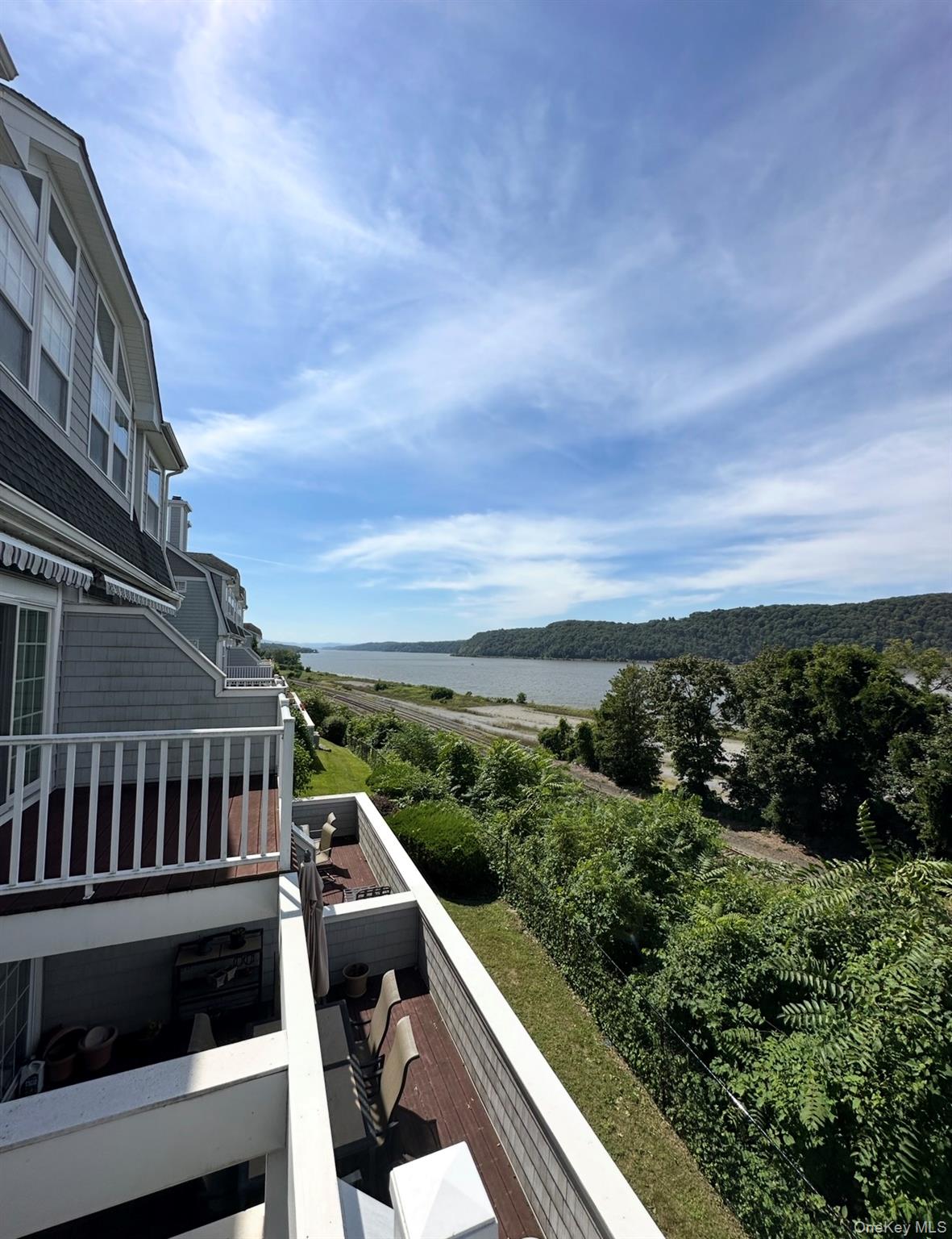 213 River View Drive – For Rent
