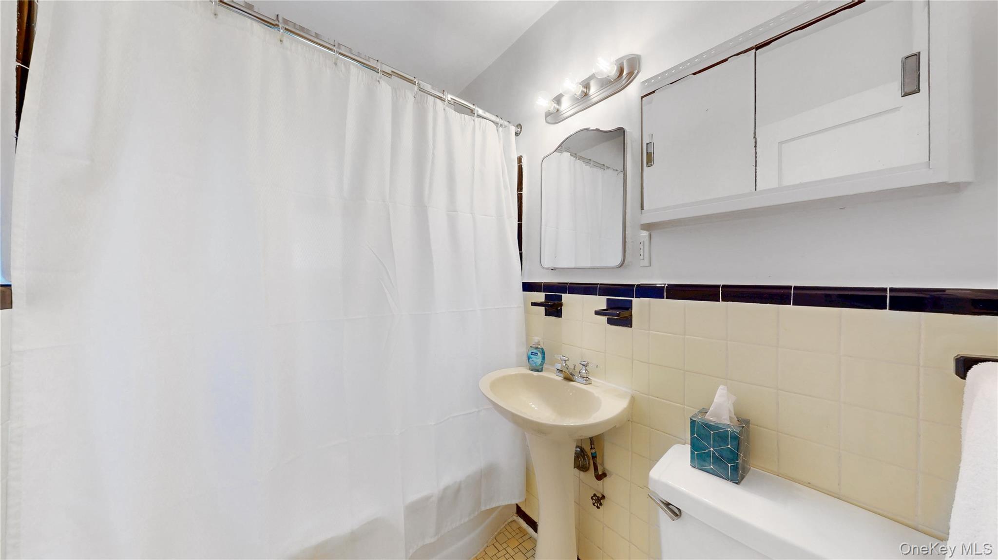 52-21 39th Road, Unit 2A photo 11