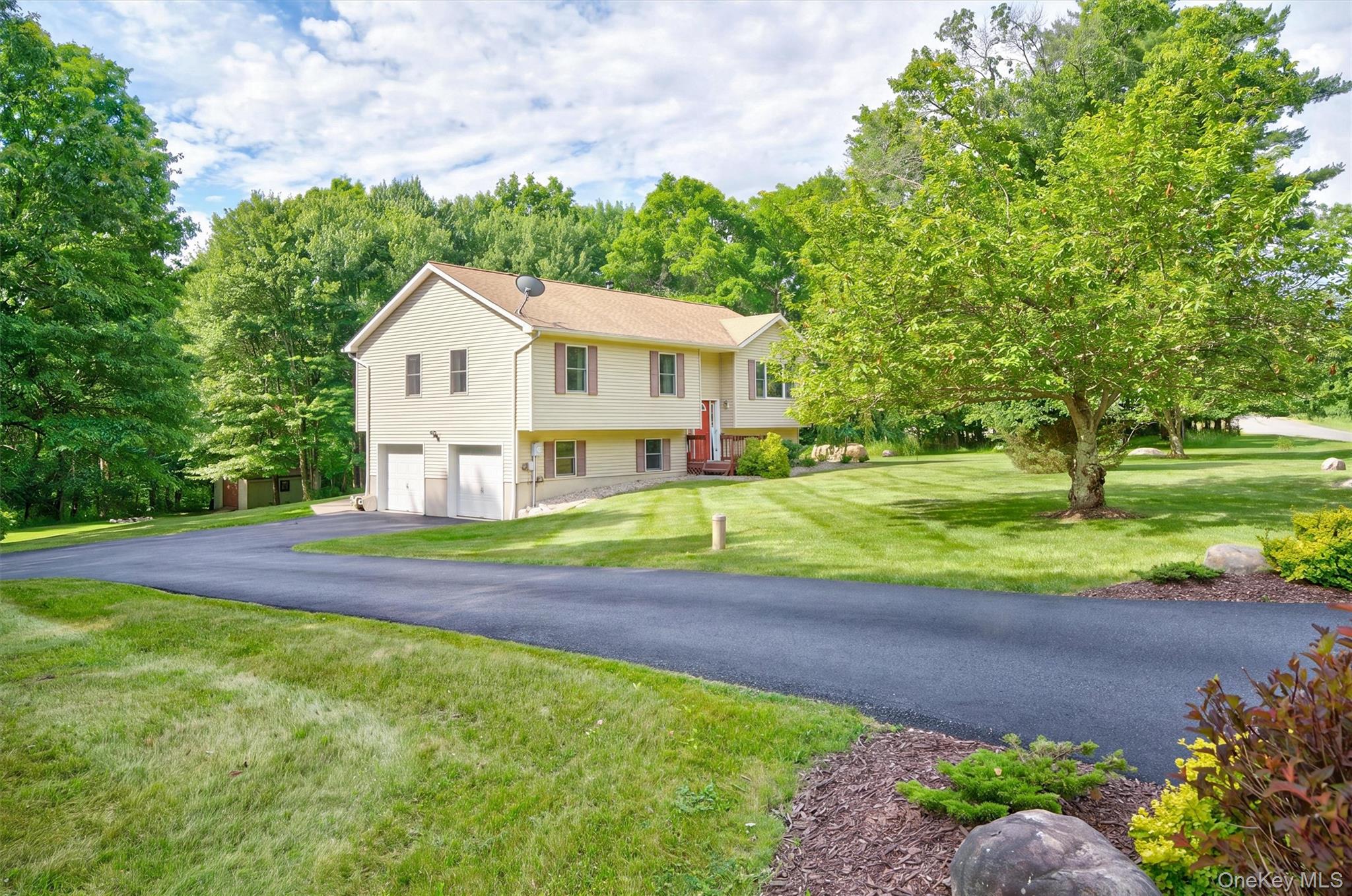 1019 Benjamin Vankeuren Drive – For Sale photo 2