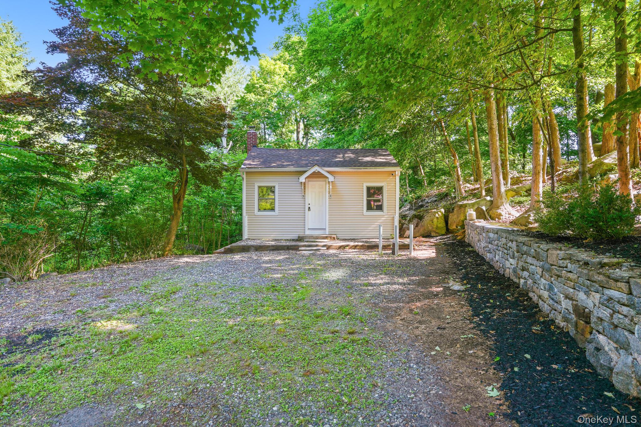 32 Lacona Drive – For Sale photo 3