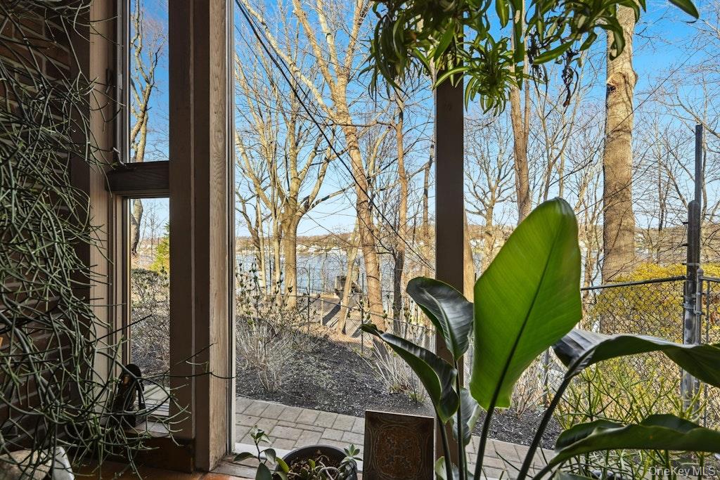 8 Idle Day Knoll – For Sale photo 4