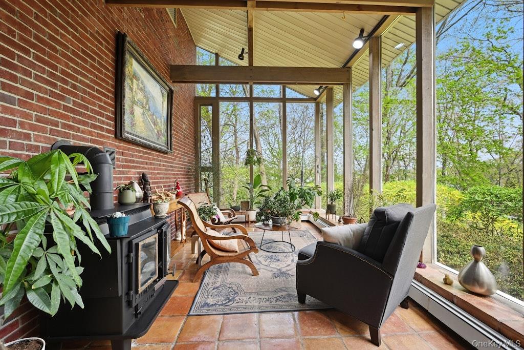 8 Idle Day Knoll – For Sale photo 3