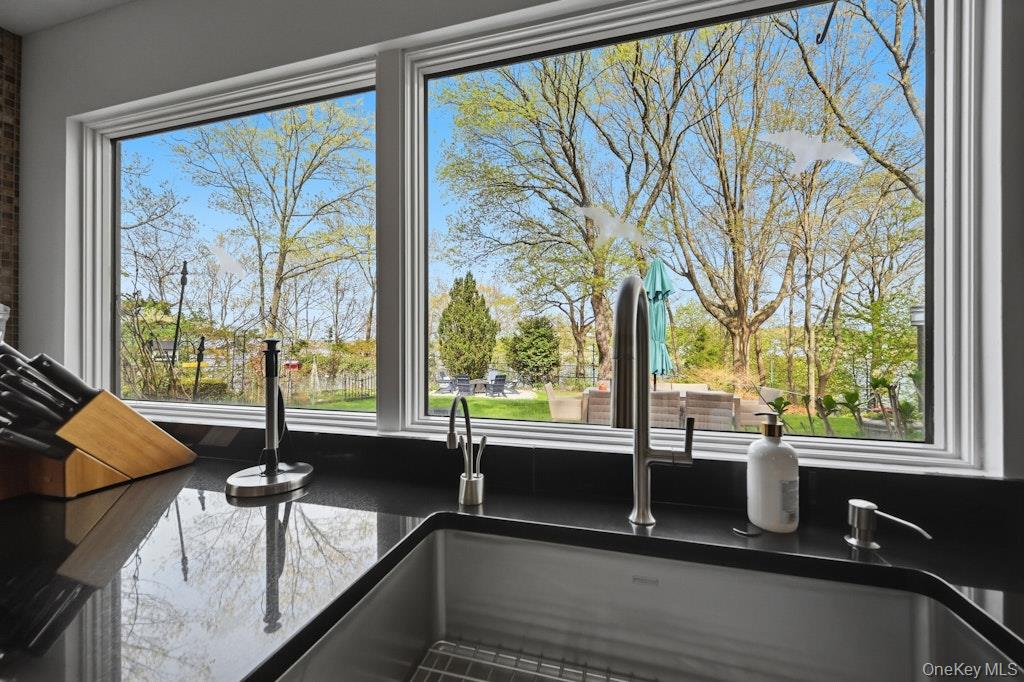 8 Idle Day Knoll – For Sale photo 10