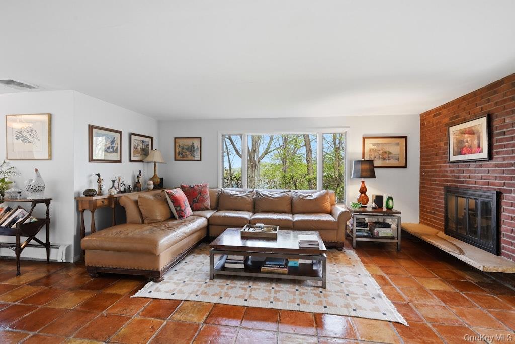 8 Idle Day Knoll – For Sale photo 5
