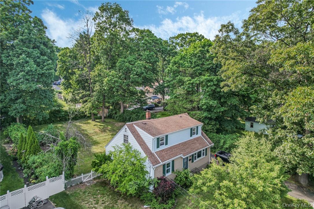 7 S Park Avenue – For Sale photo 3