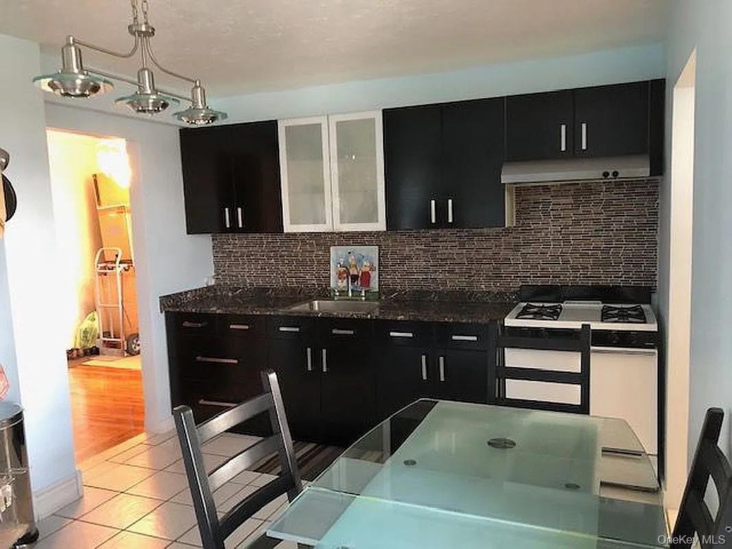 3080 Voorhies Avenue, Unit 5K