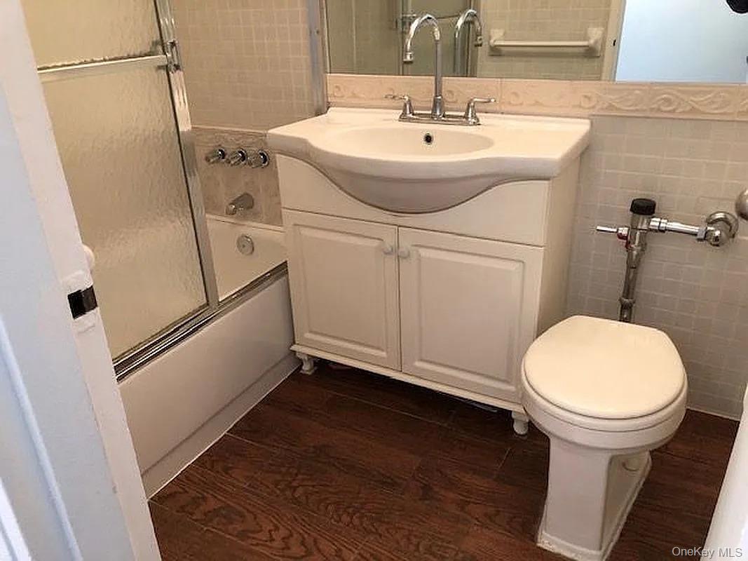 3080 Voorhies Avenue, Unit 5K photo 6