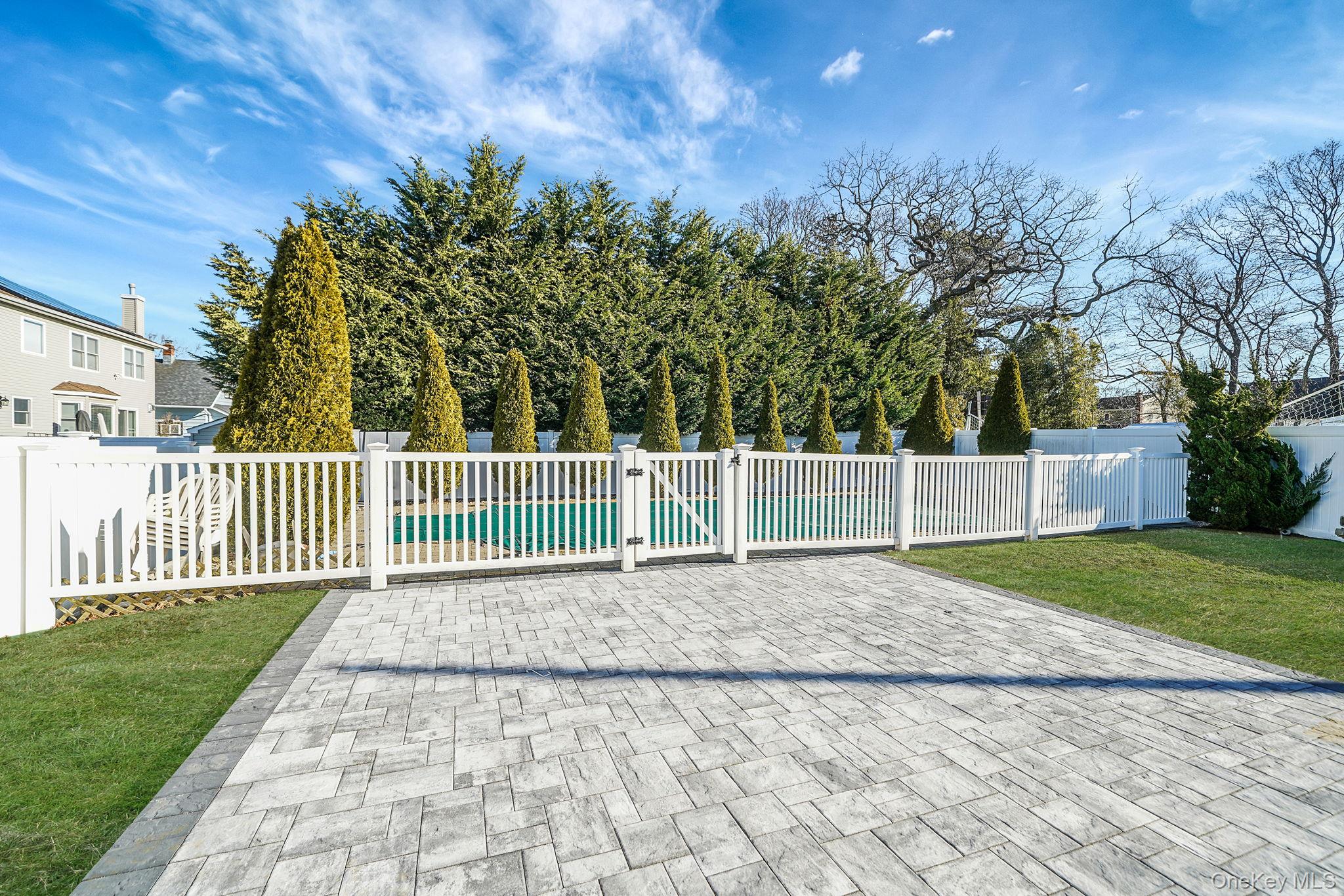 2415 Babylon Turnpike – For Sale photo 17