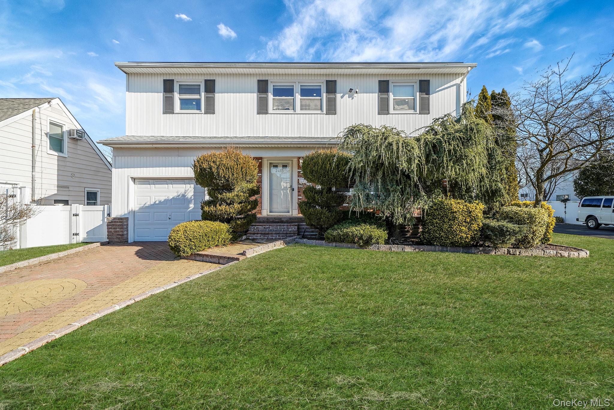 2415 Babylon Turnpike – For Sale