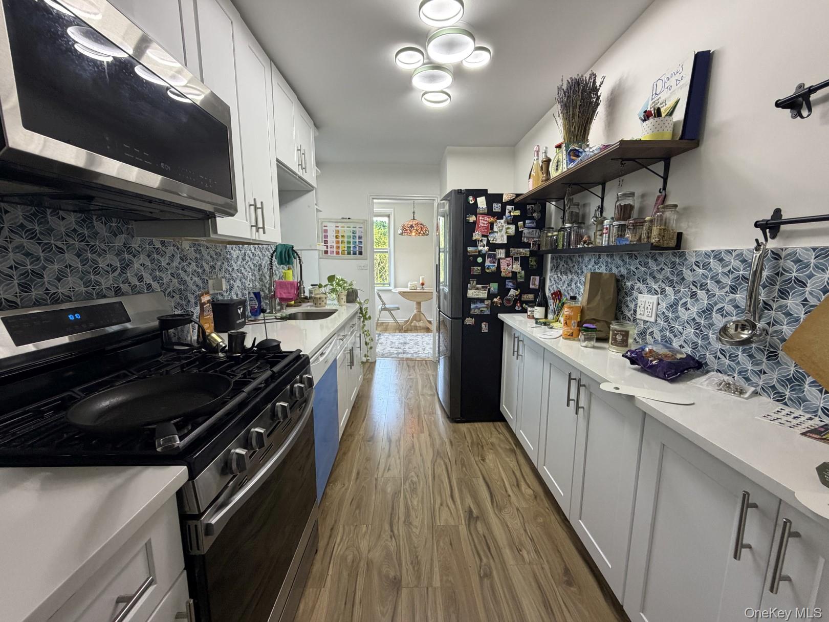 209-15 18th Avenue, Unit 4K photo 7